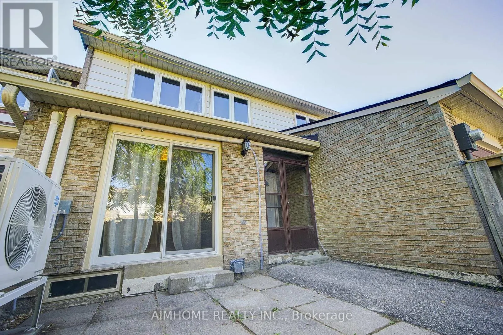 7 SAND FERN WAY