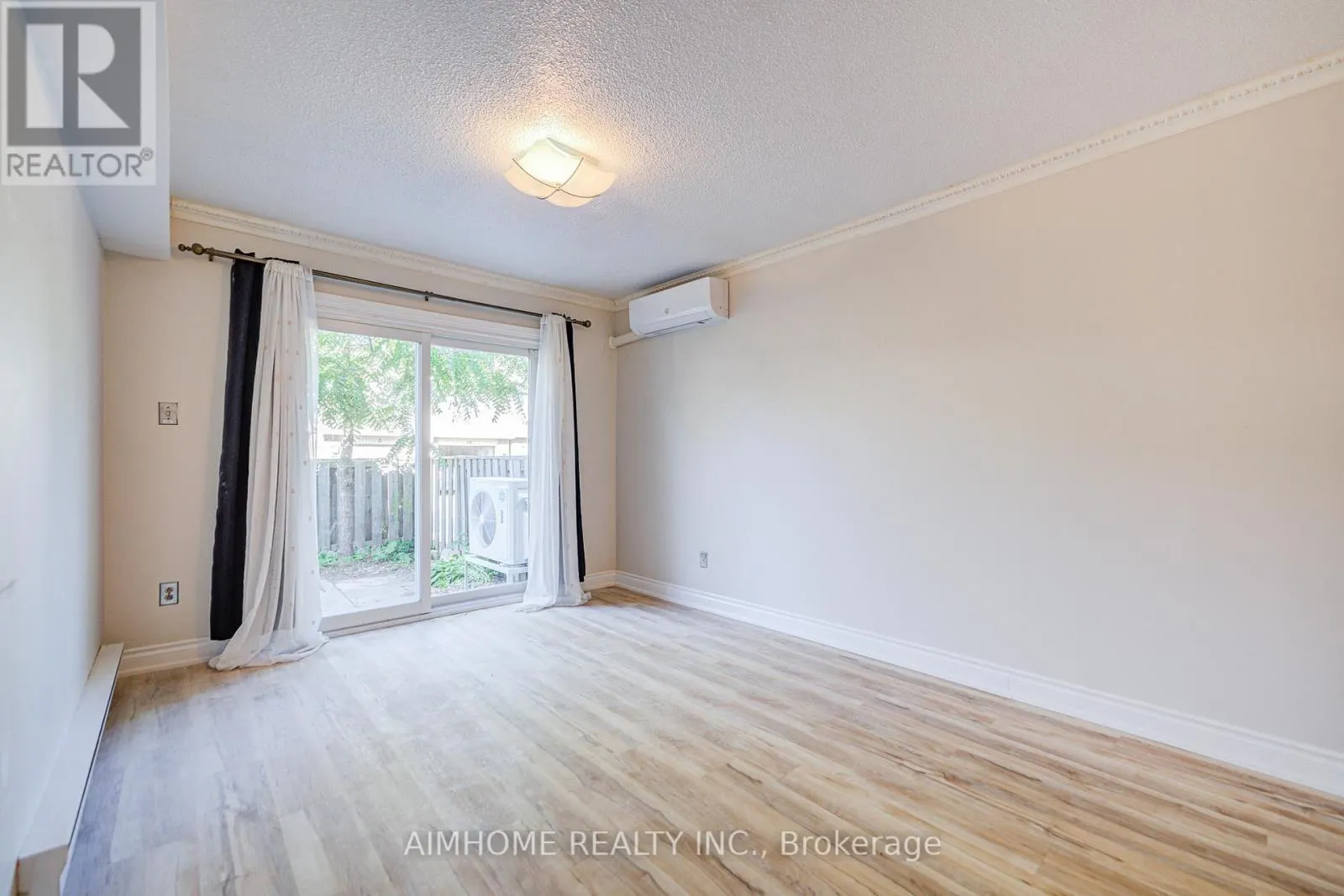 7 SAND FERN WAY