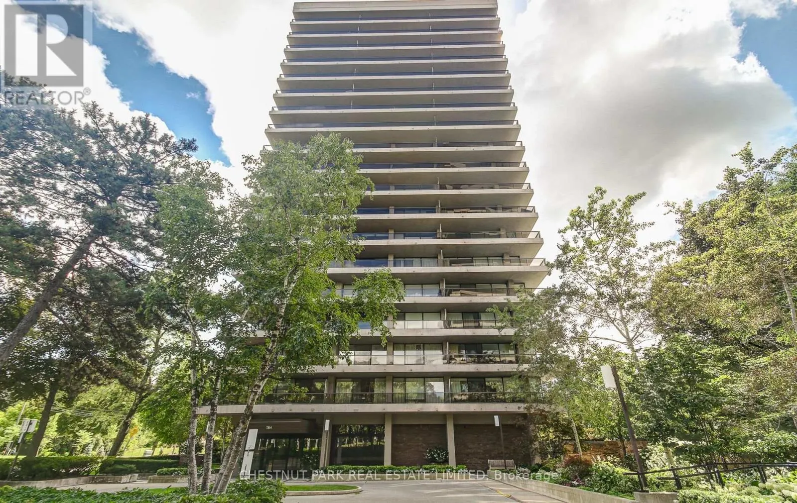 704/05 - 10 AVOCA AVENUE