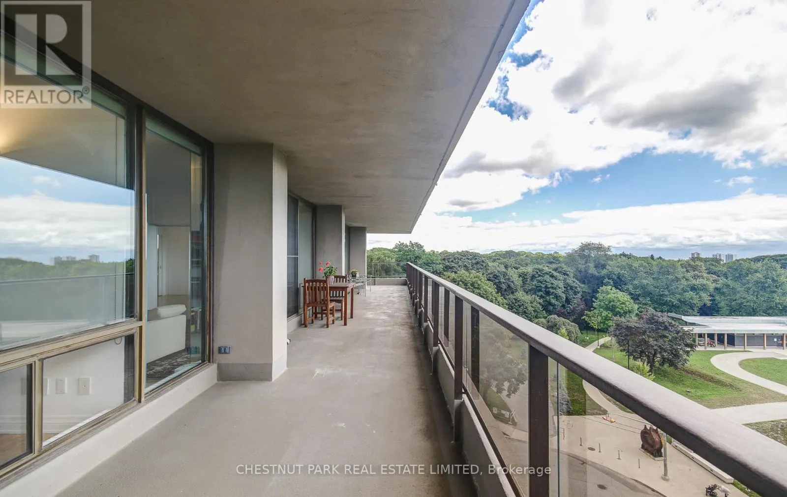 704/05 - 10 AVOCA AVENUE
