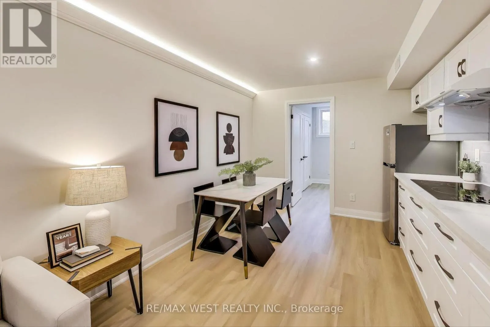 21 ROLYAT STREET