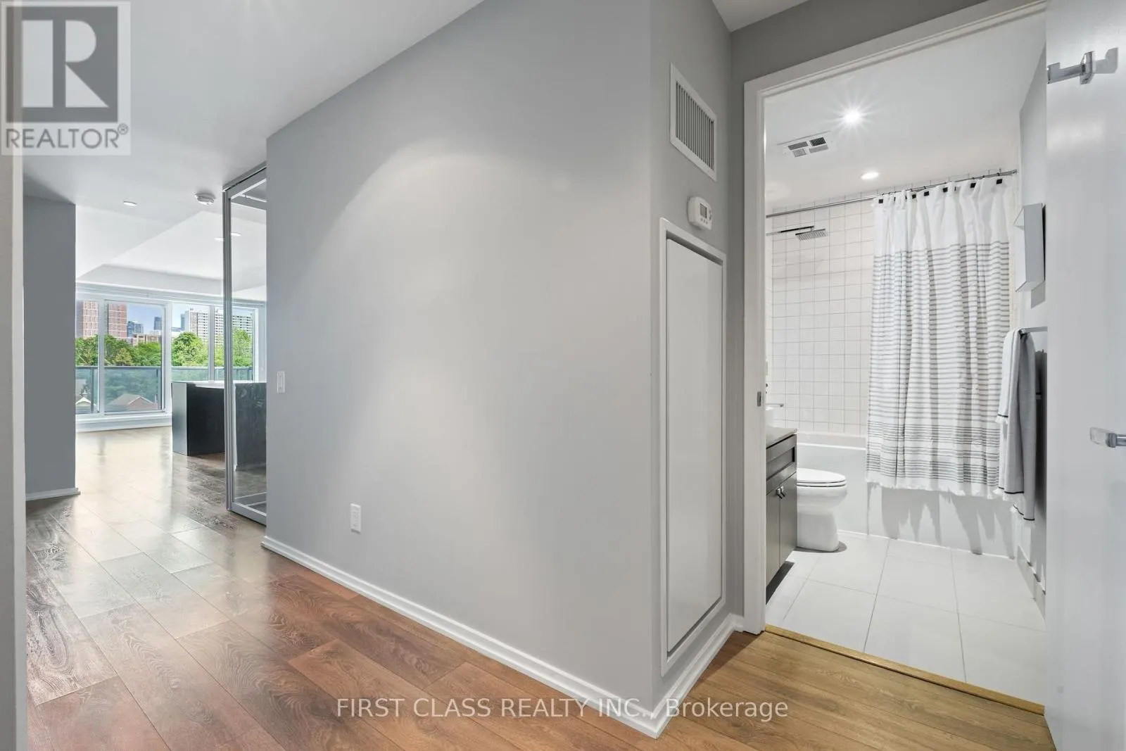 413 - 783 BATHURST STREET