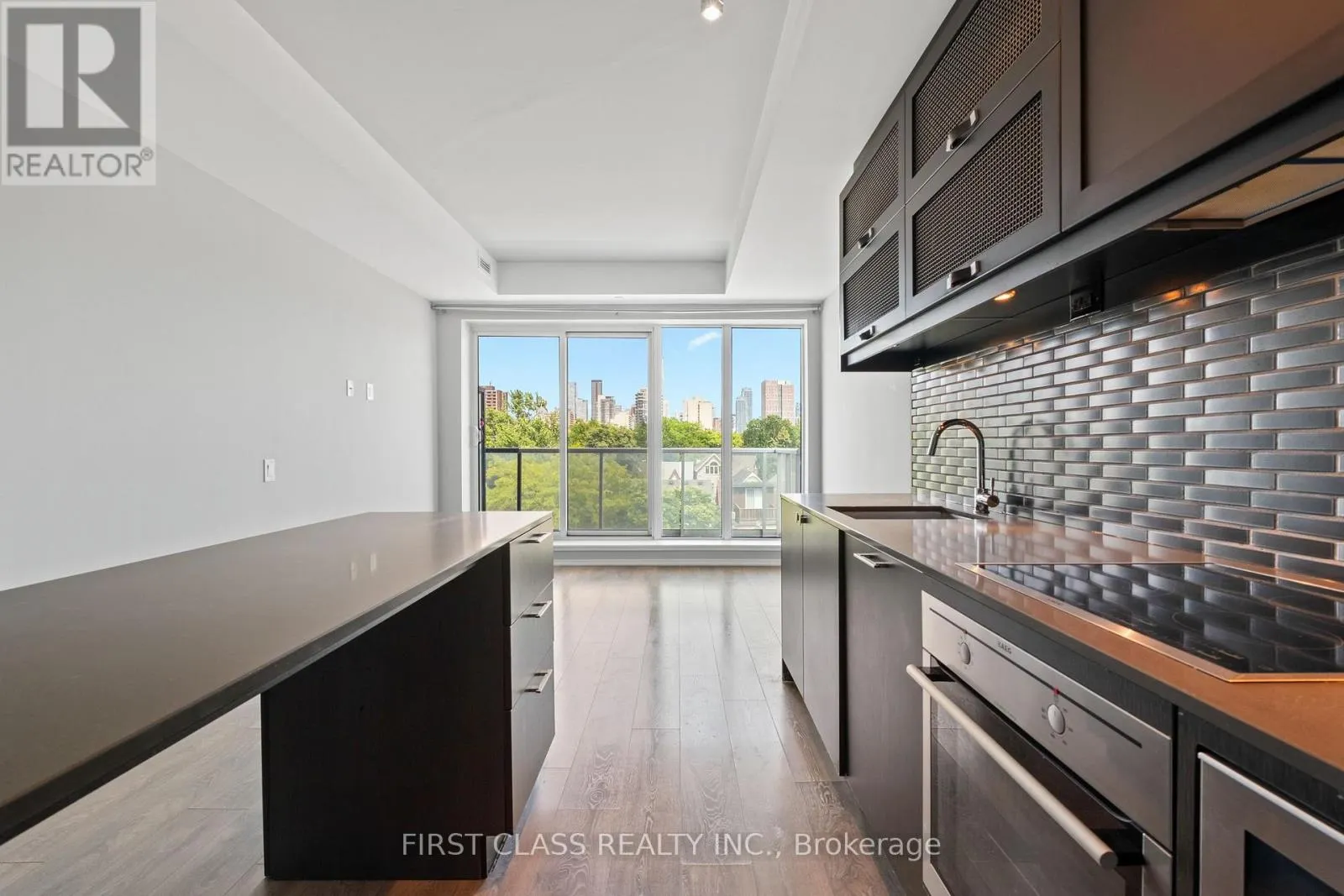 413 - 783 BATHURST STREET