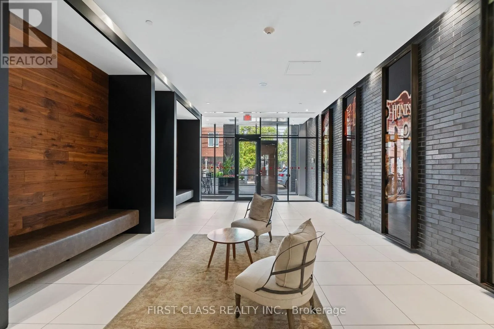 413 - 783 BATHURST STREET