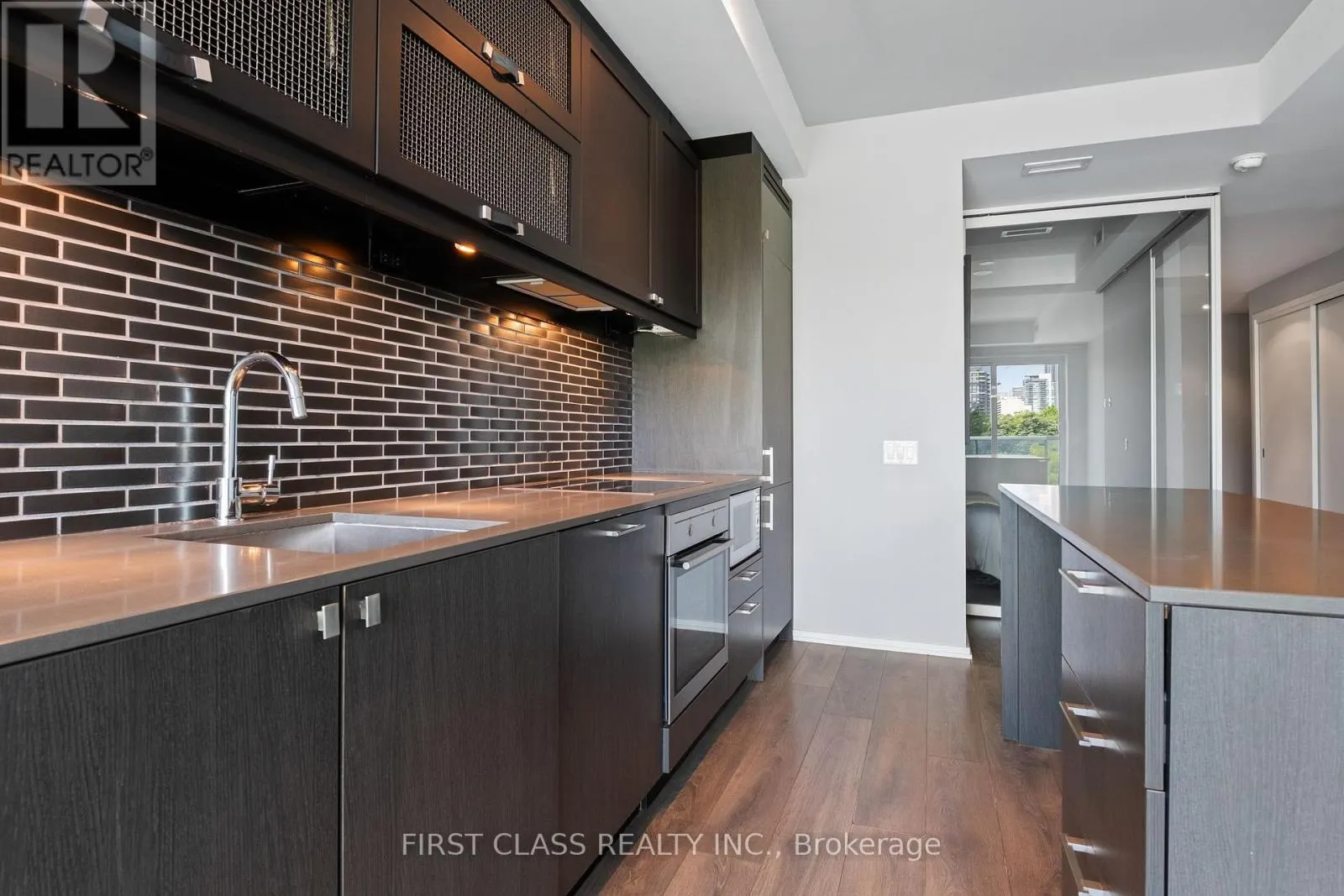 413 - 783 BATHURST STREET