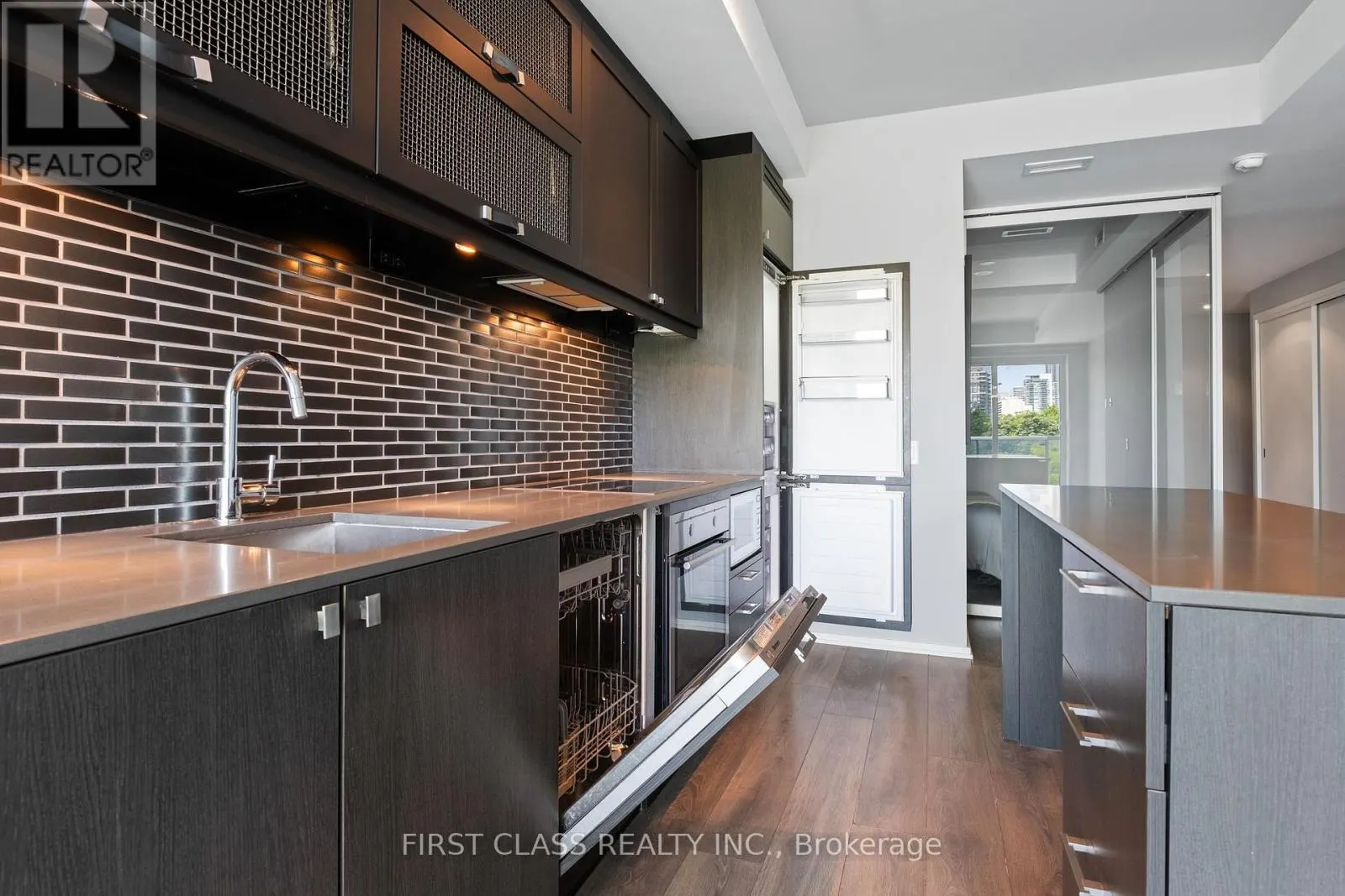 413 - 783 BATHURST STREET