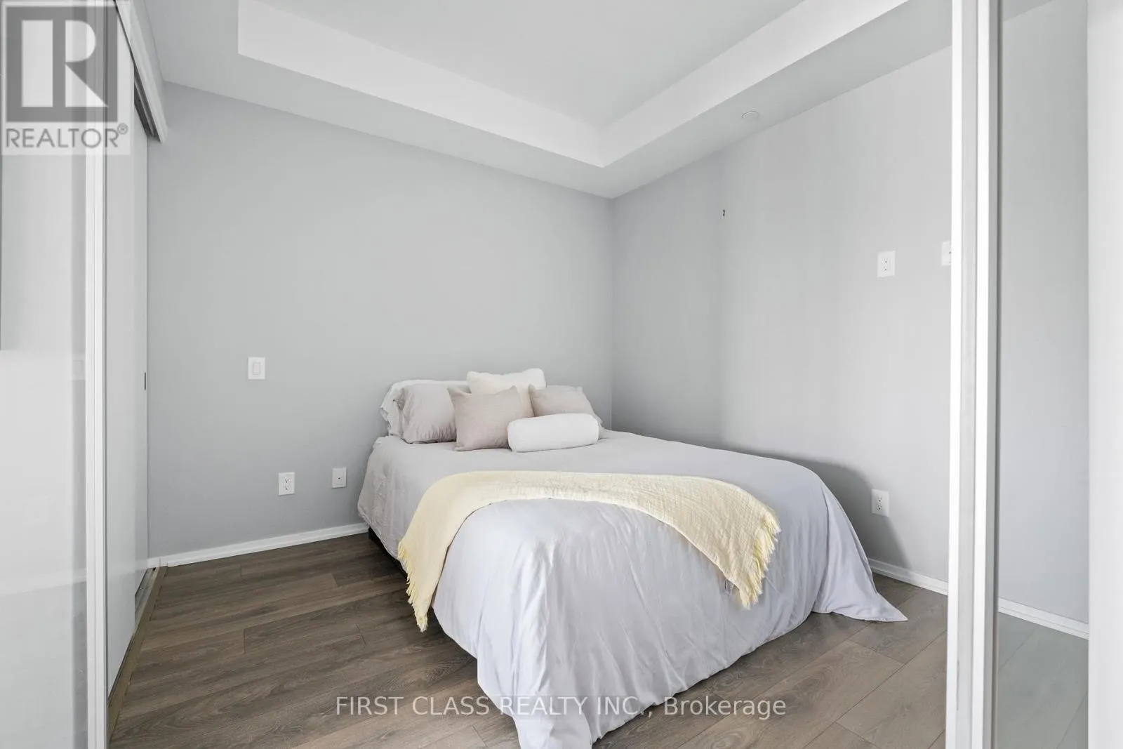 413 - 783 BATHURST STREET