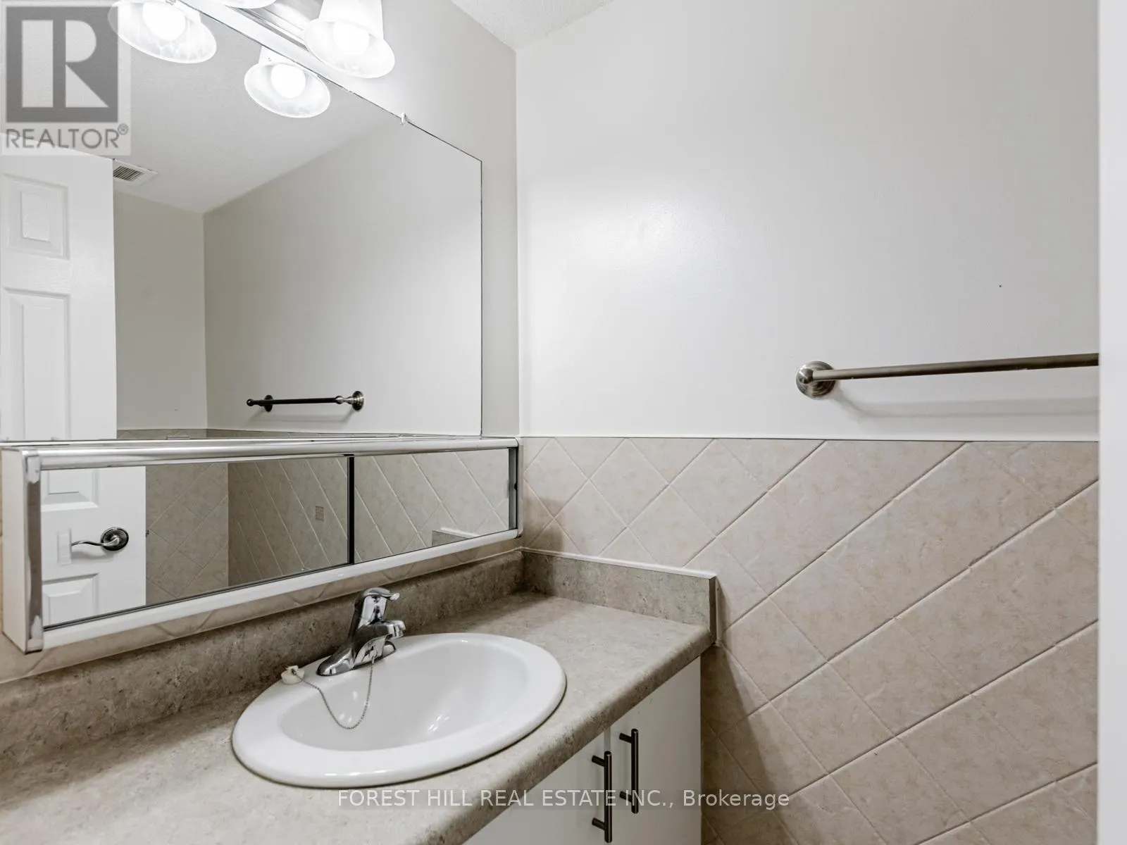 PL5 - 4001 BAYVIEW AVENUE