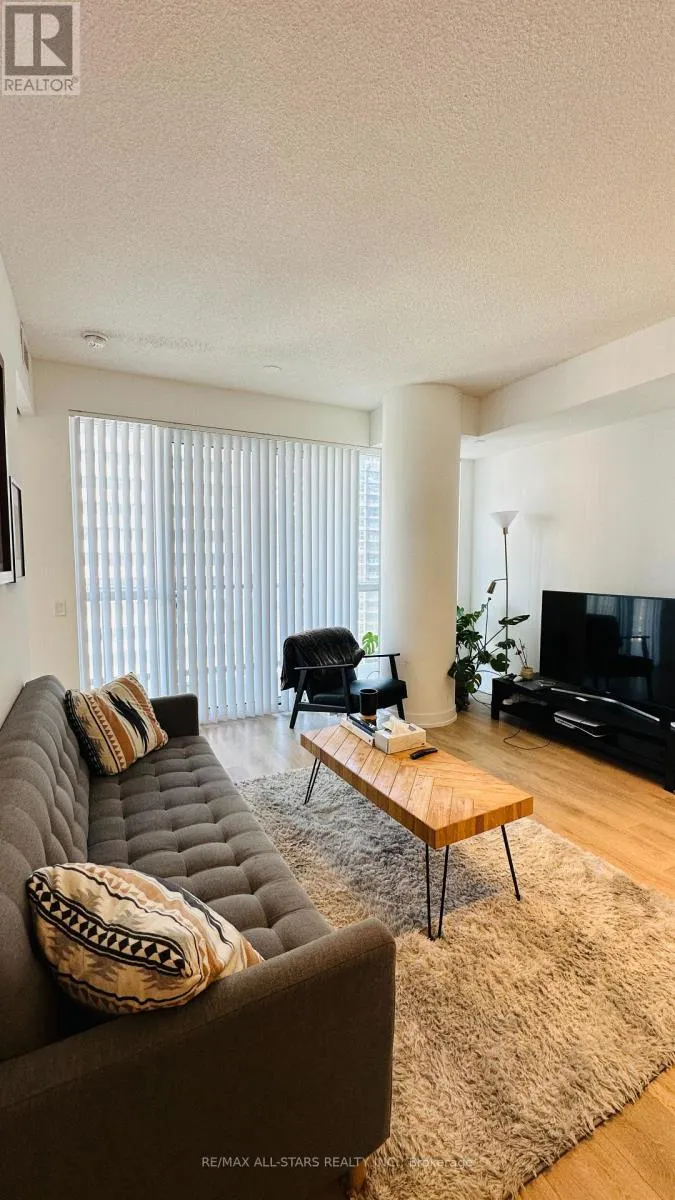 3608 - 87 PETER STREET
