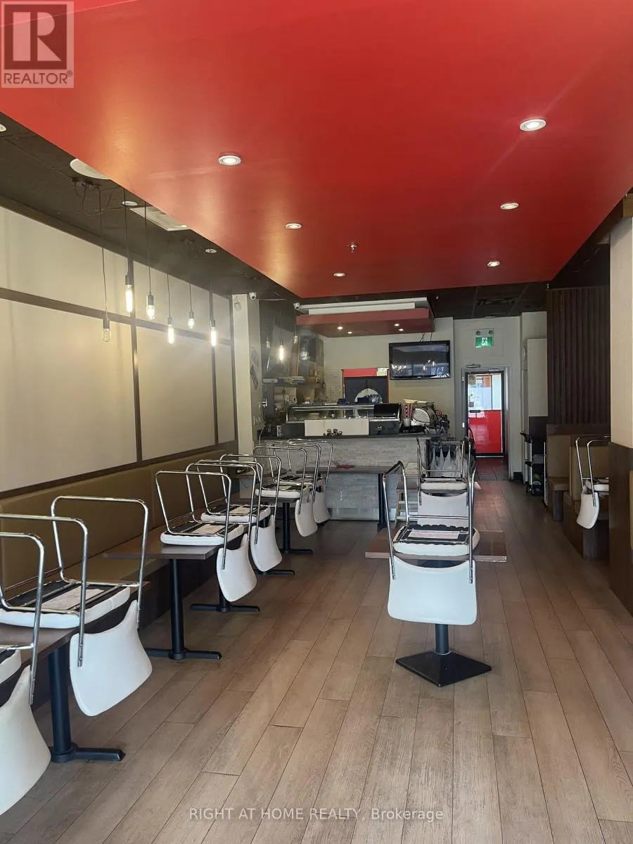 102 - 5460 YONGE STREET