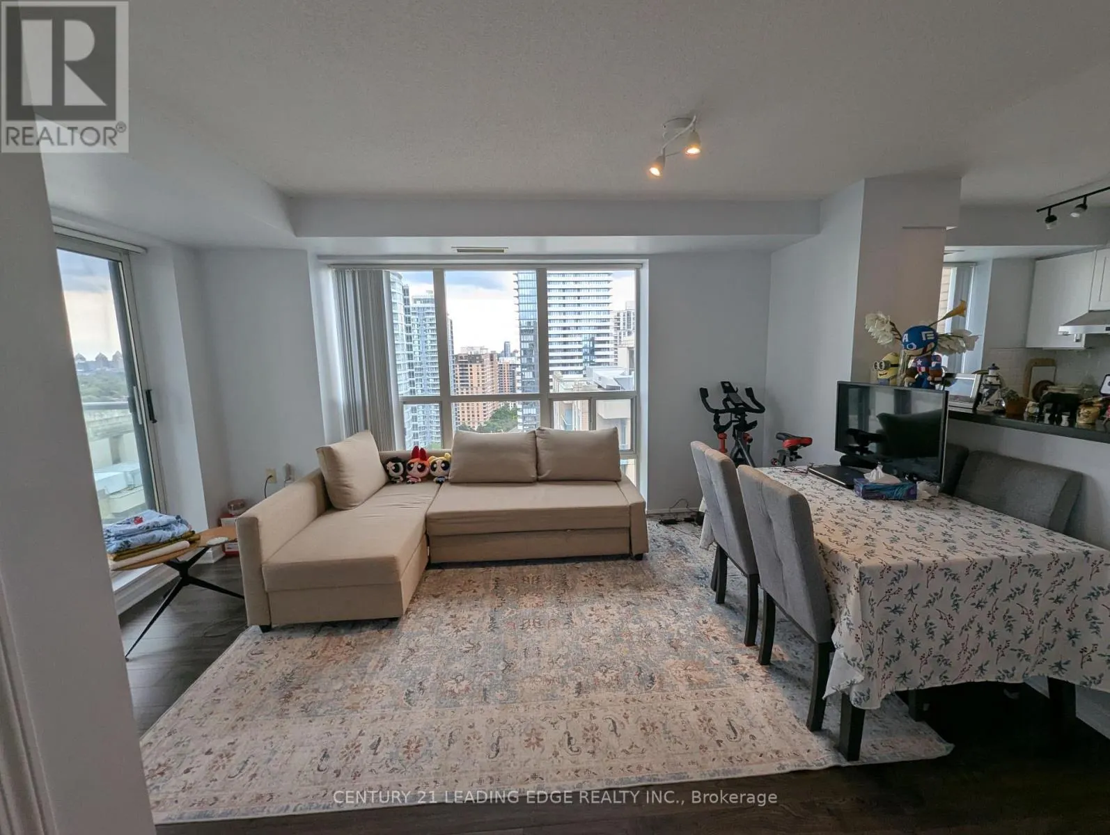 2509 - 22 OLIVE AVENUE
