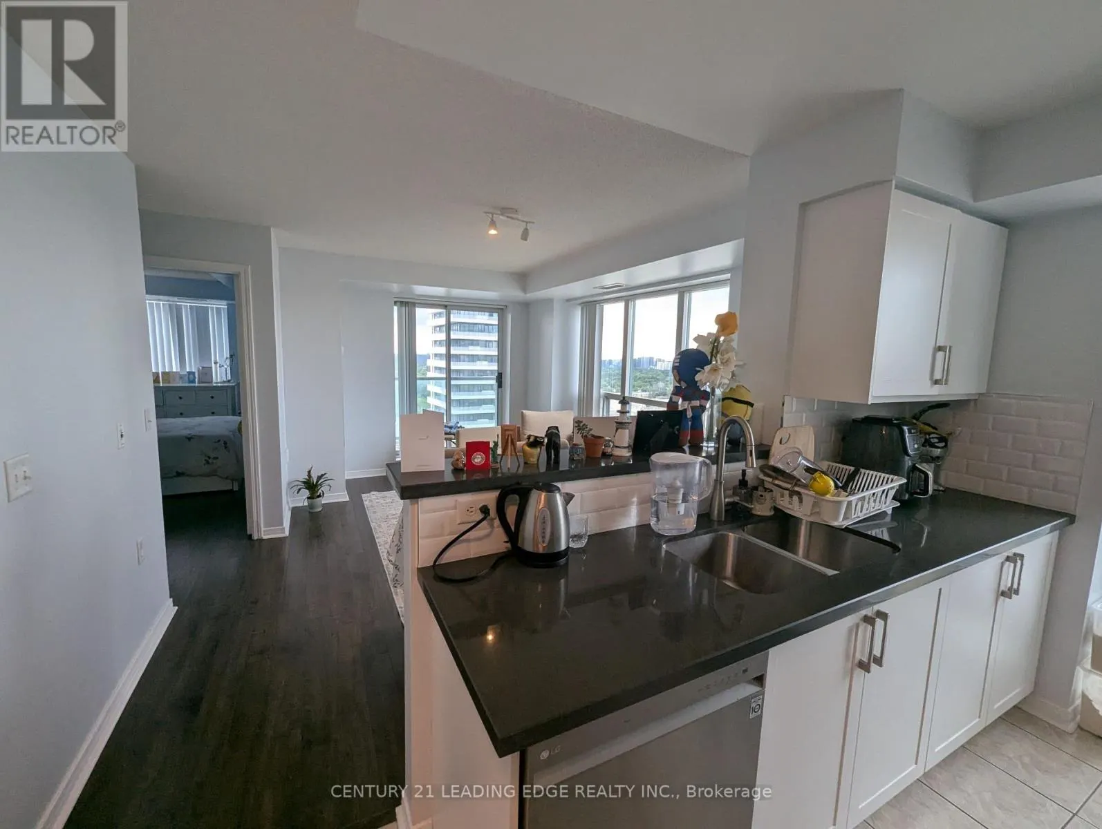 2509 - 22 OLIVE AVENUE