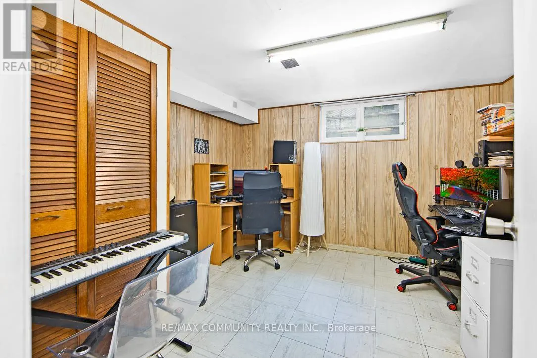 168 KINGSLAKE ROAD