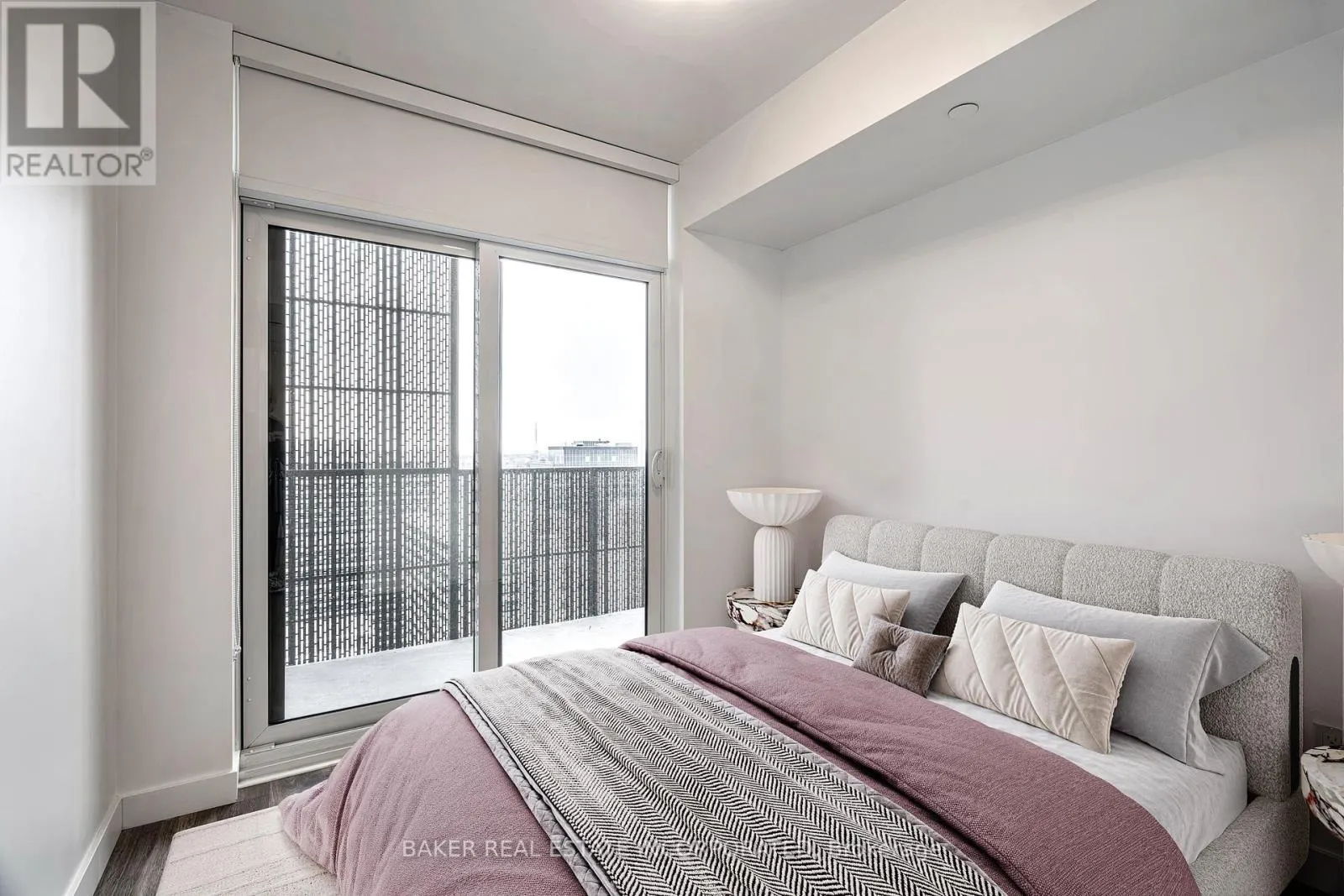 2311 - 15 ROEHAMPTON AVENUE