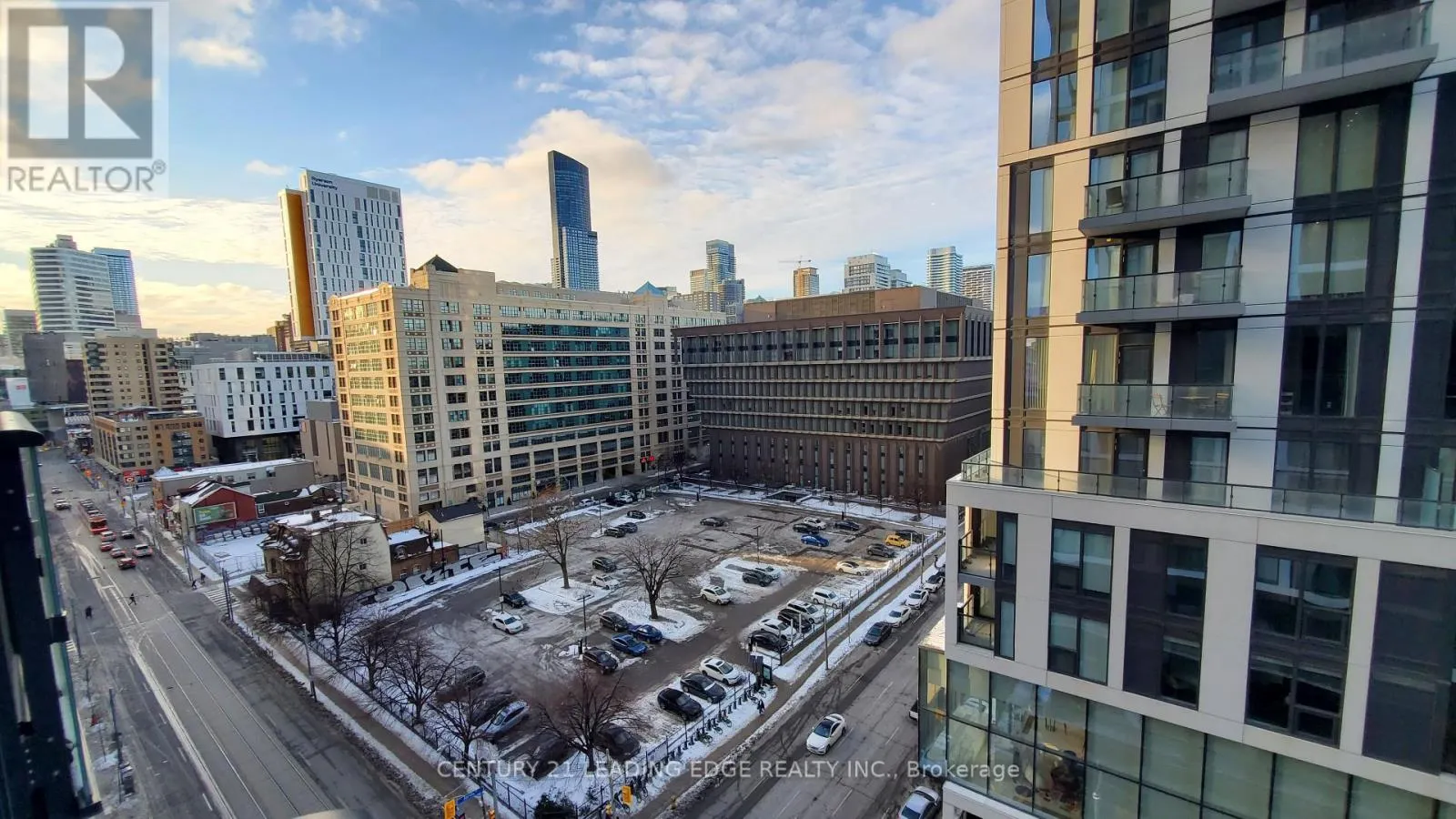 1012 - 181 DUNDAS STREET E