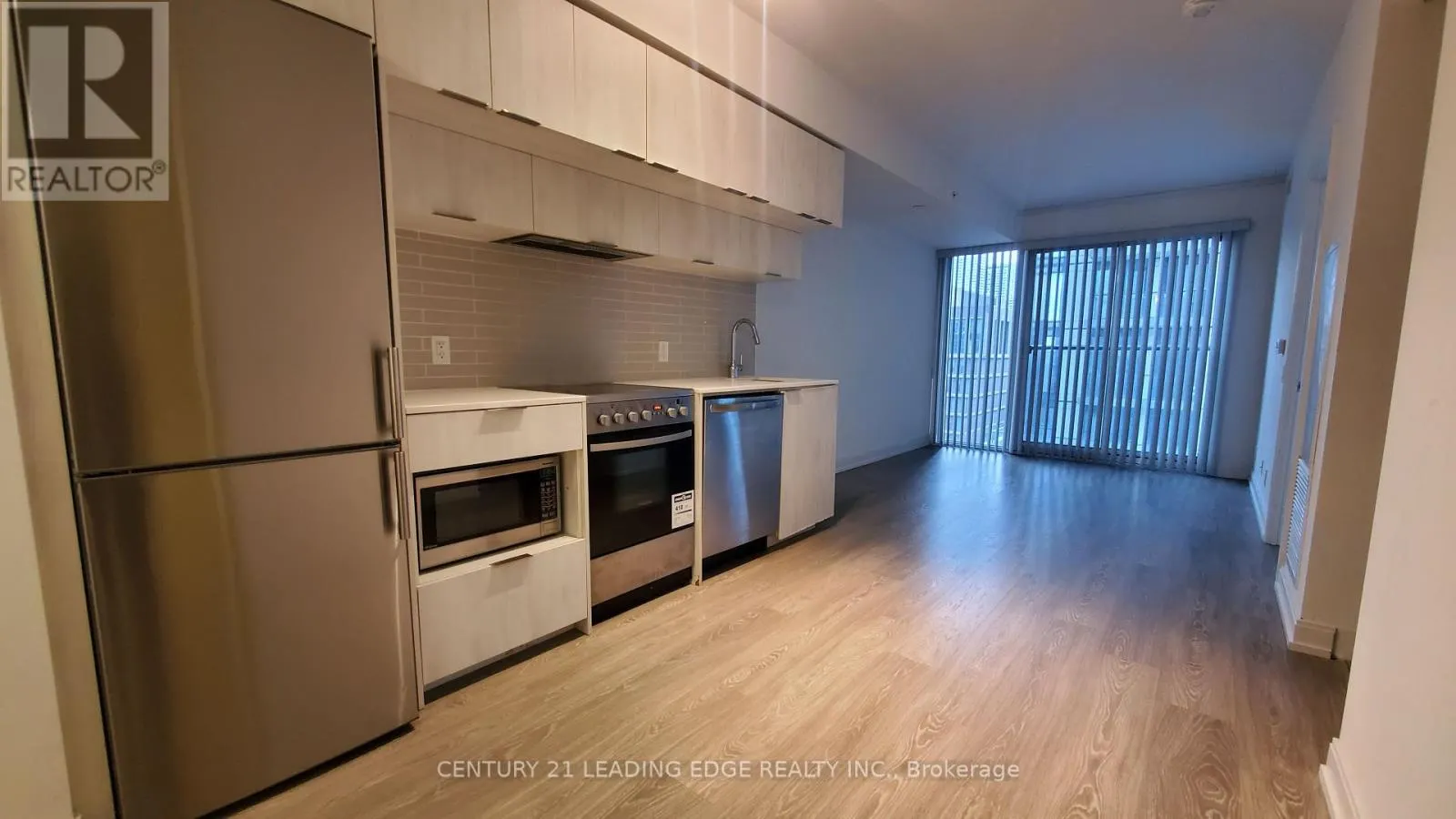 1012 - 181 DUNDAS STREET E