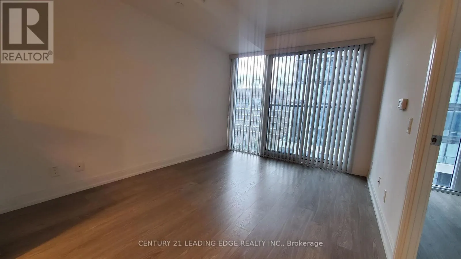 1012 - 181 DUNDAS STREET E