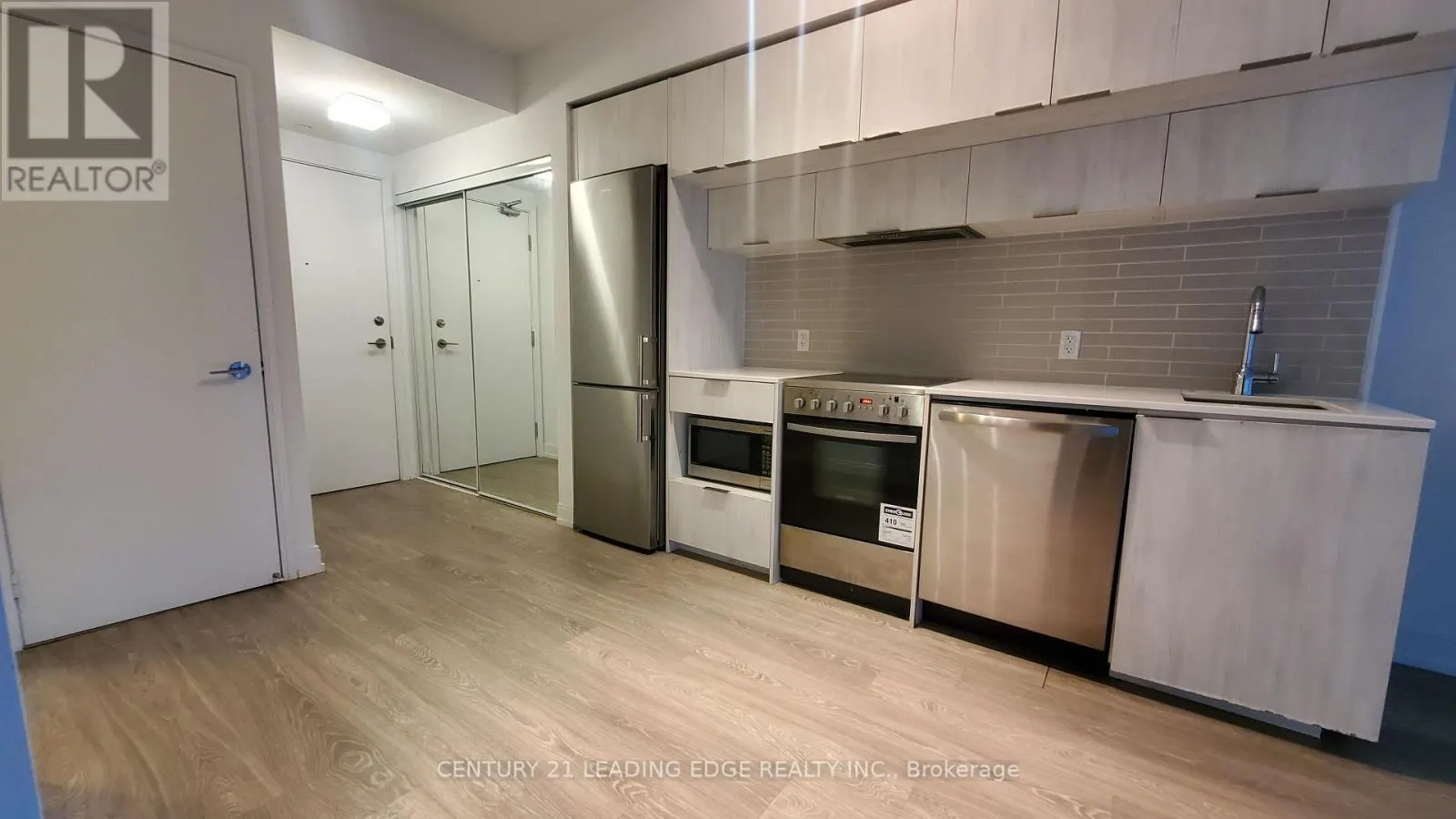 1012 - 181 DUNDAS STREET E