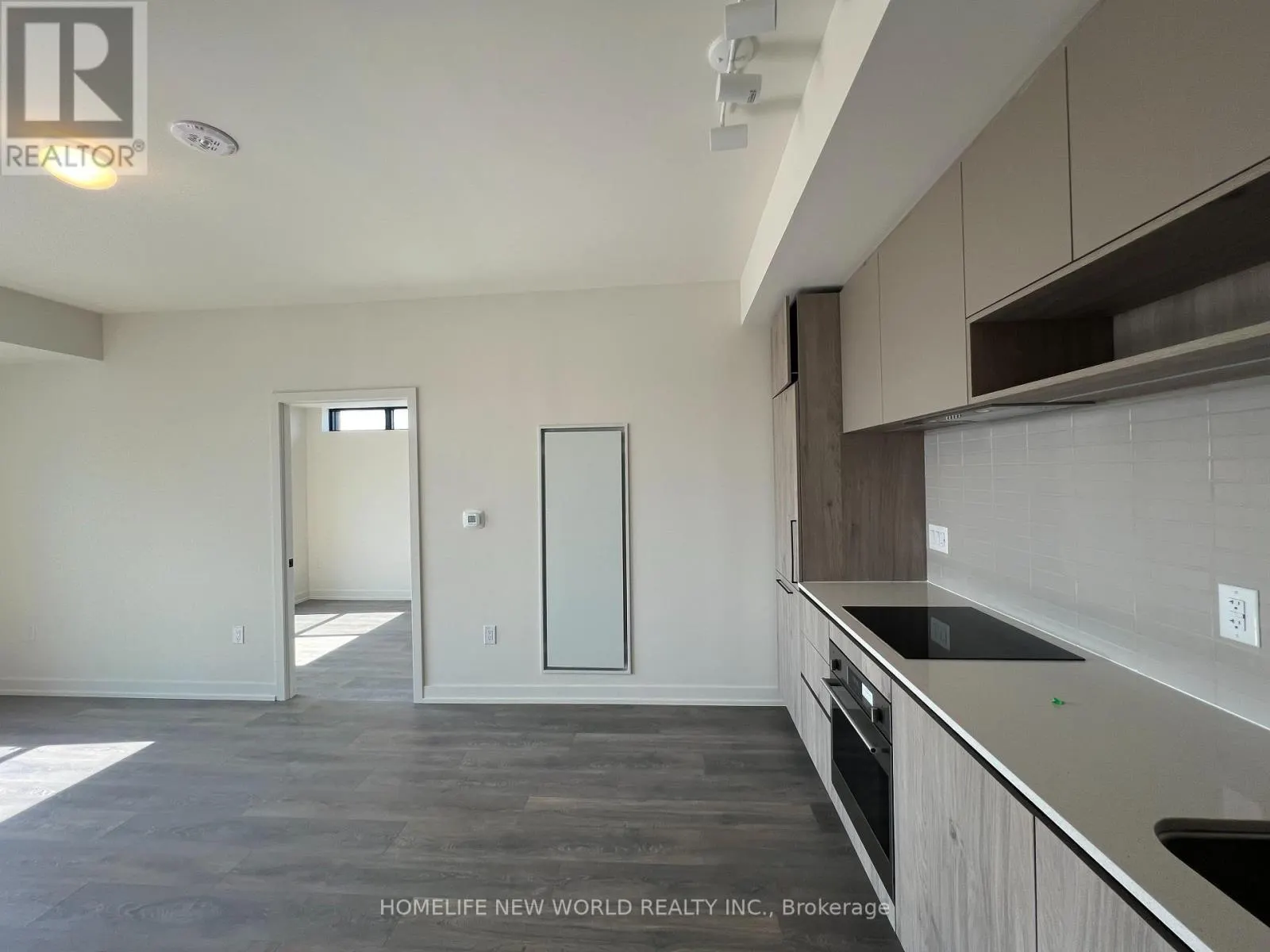 1111 - 181 STERLING ROAD