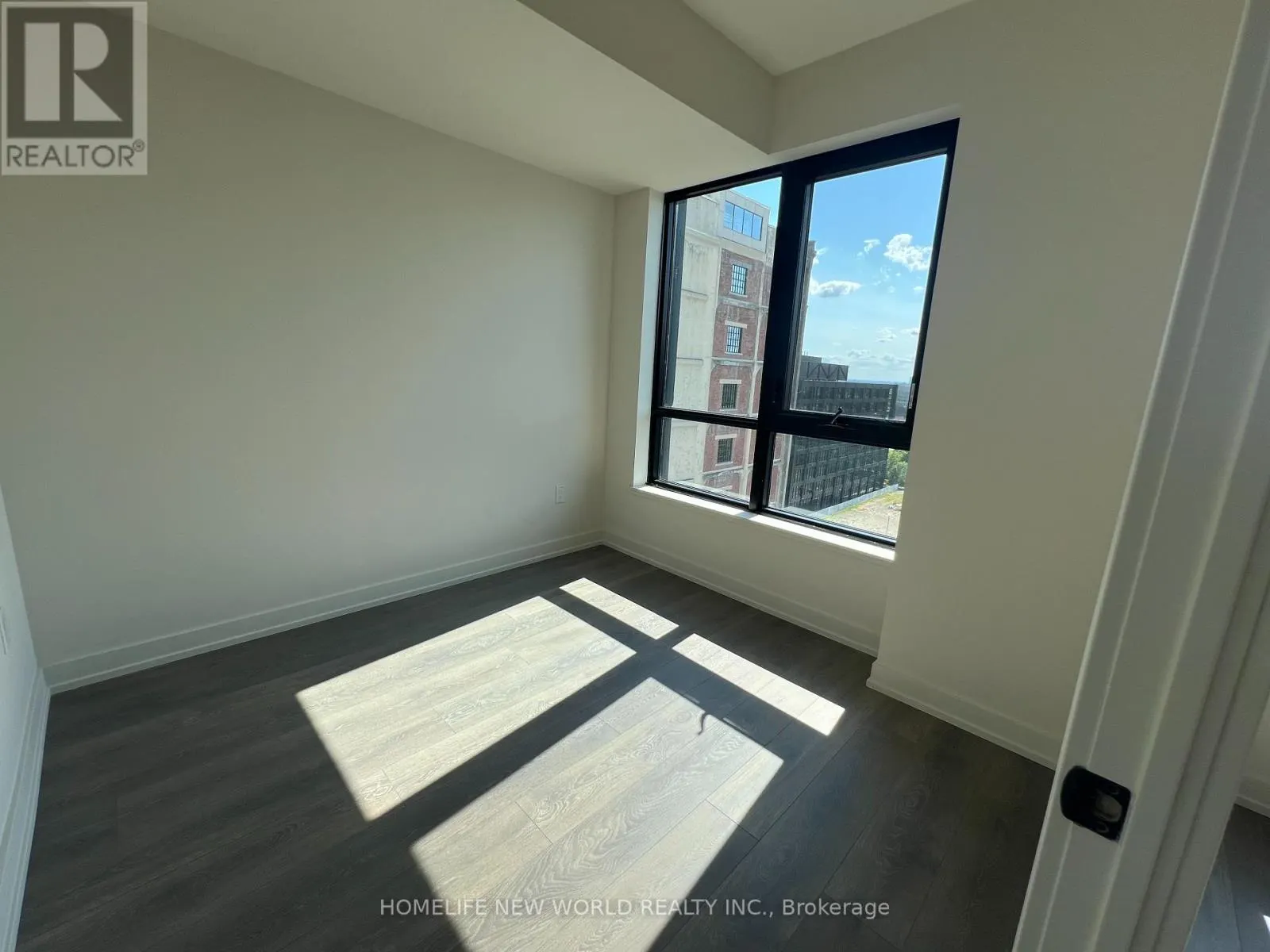 1111 - 181 STERLING ROAD