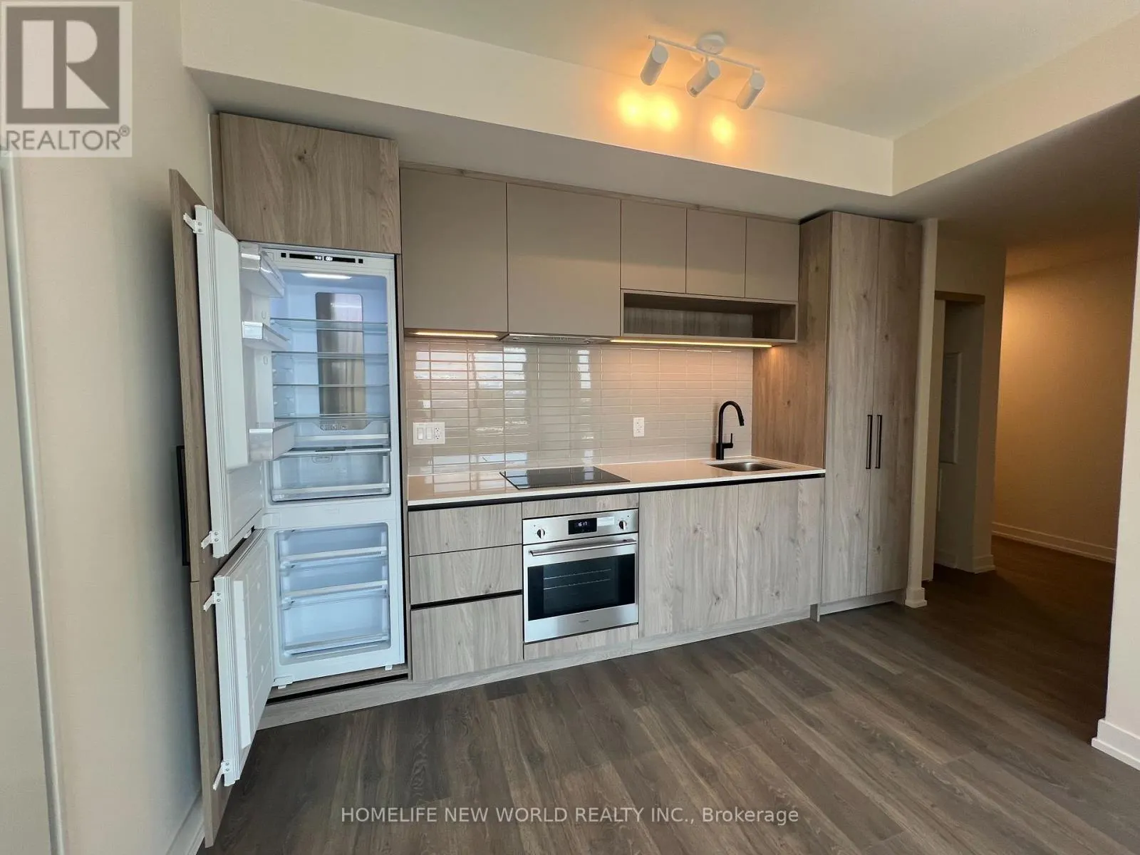 1111 - 181 STERLING ROAD