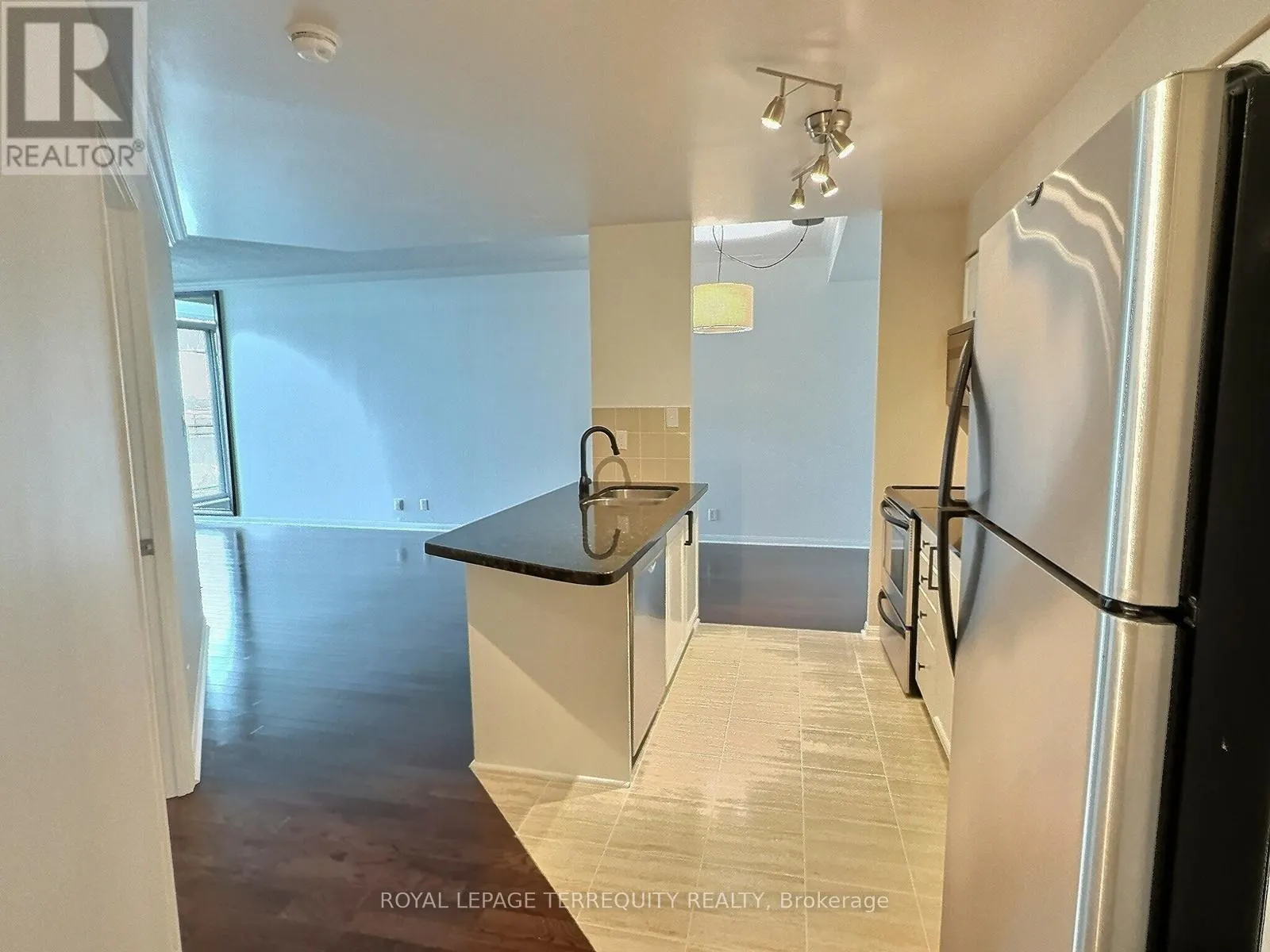 1112 - 228 QUEENS QUAY W