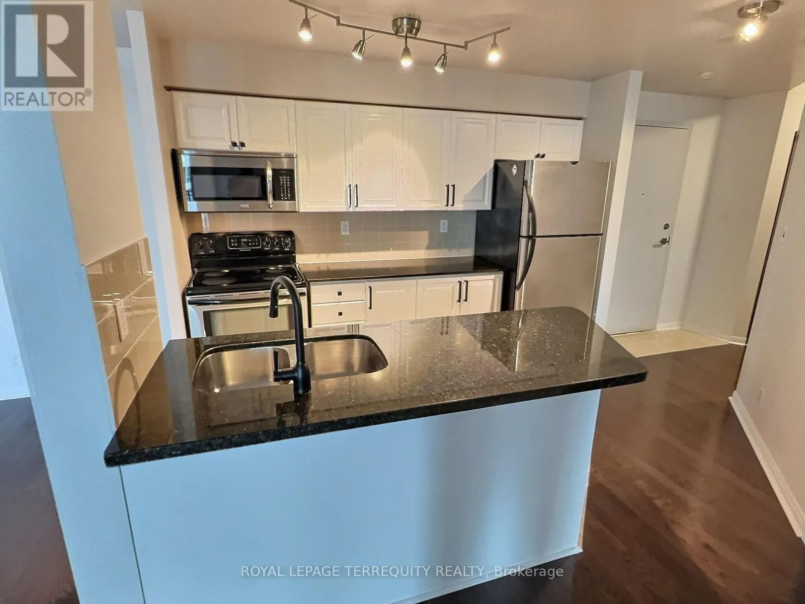 1112 - 228 QUEENS QUAY W