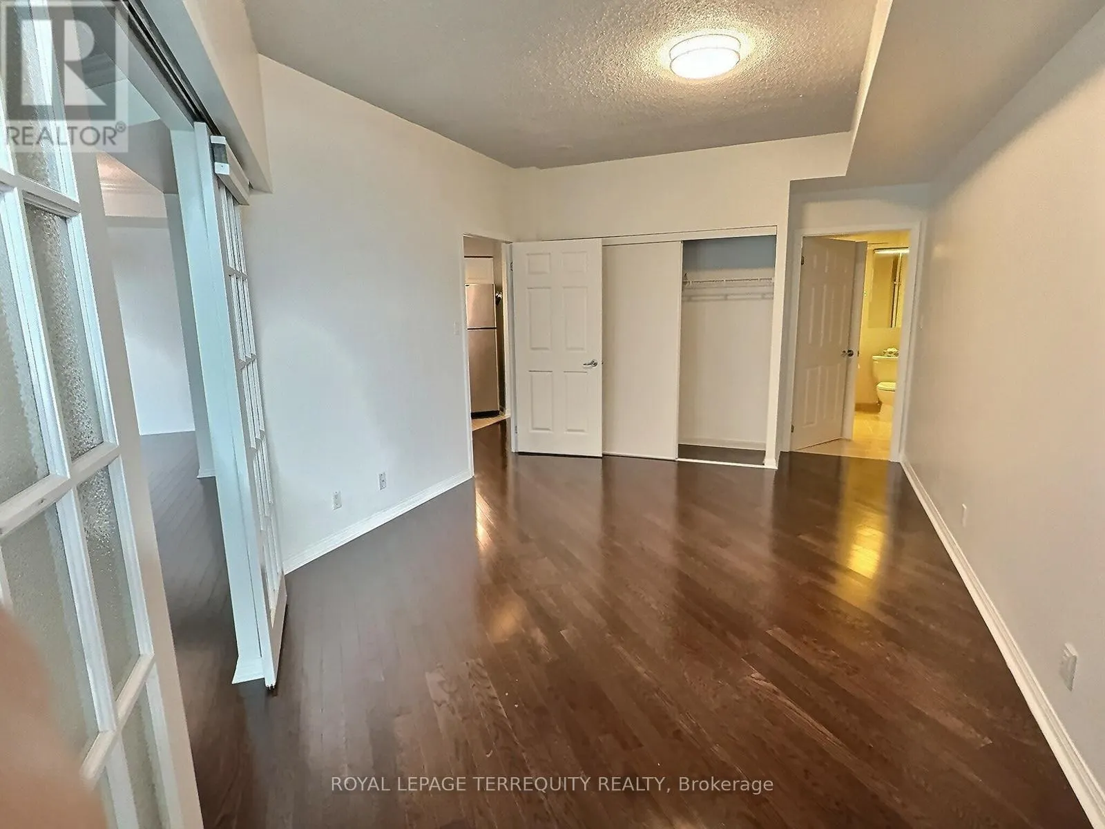 1112 - 228 QUEENS QUAY W