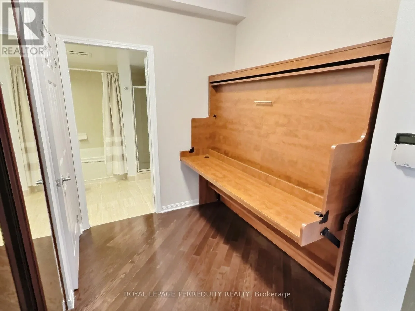 1112 - 228 QUEENS QUAY W
