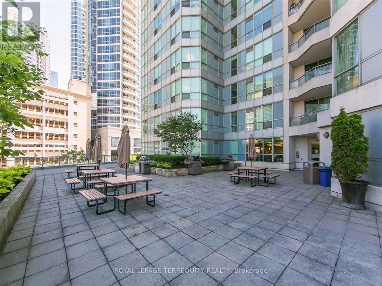 1112 - 228 QUEENS QUAY W