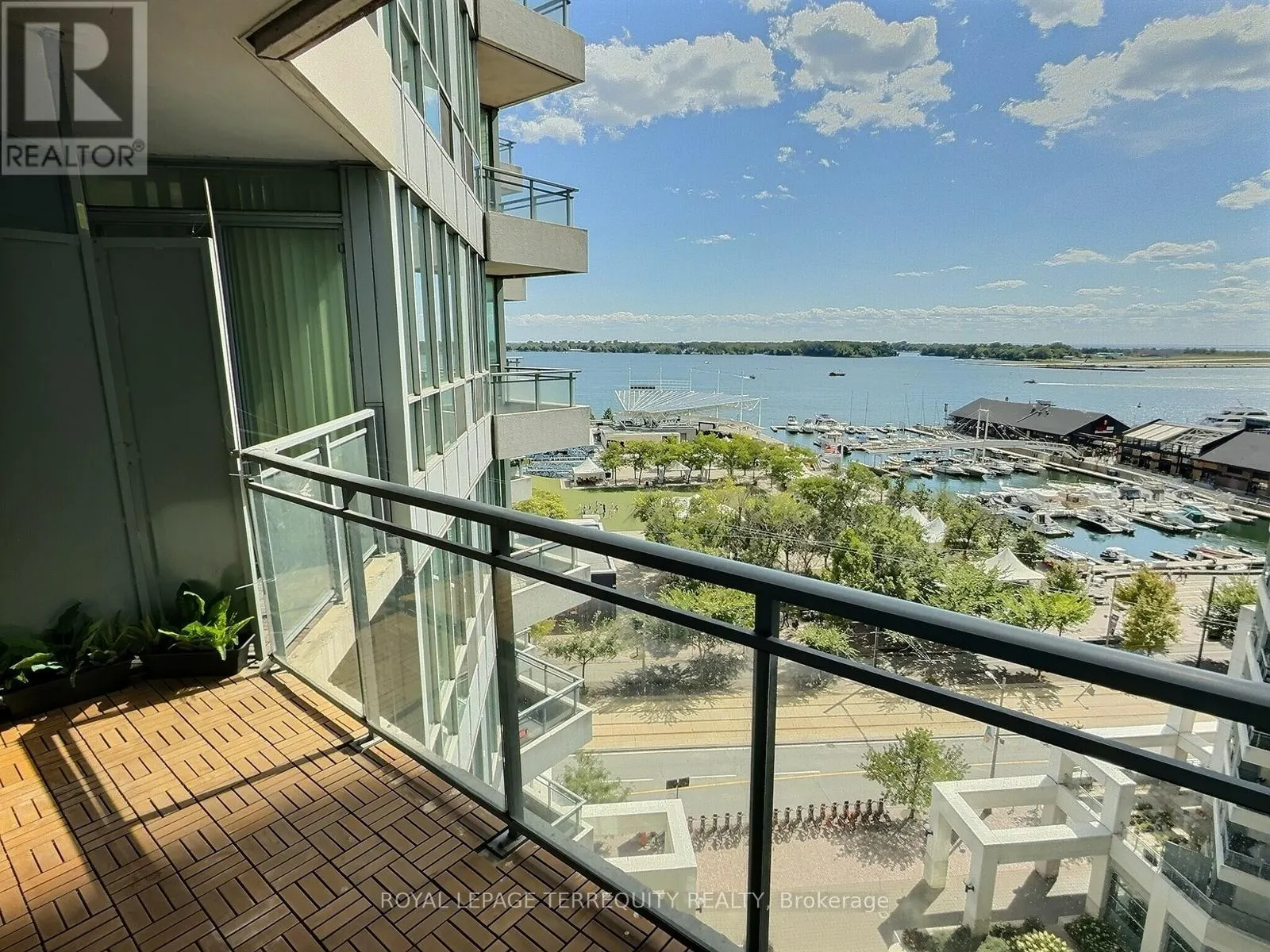 1112 - 228 QUEENS QUAY W