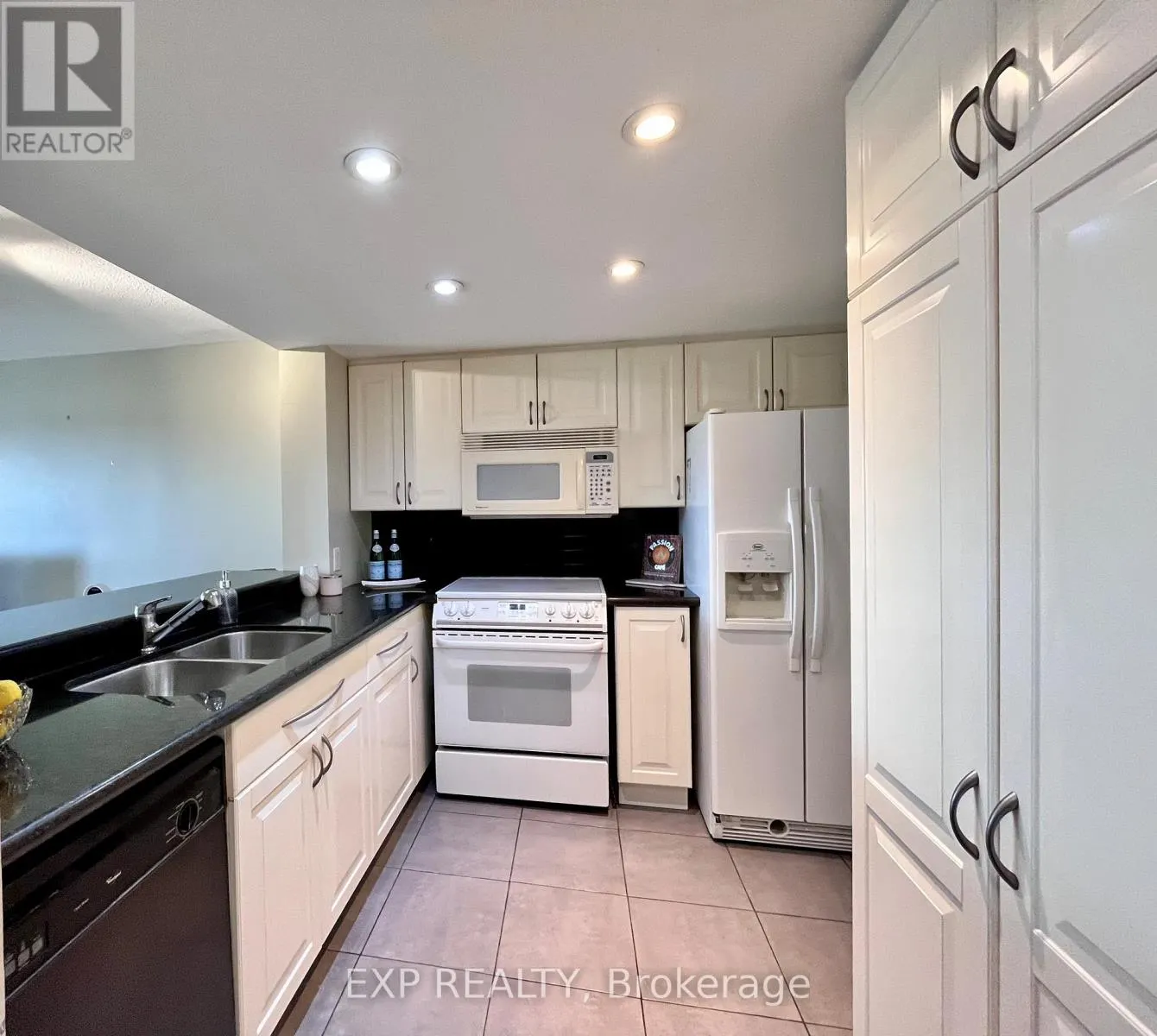 705 - 725 KING STREET W