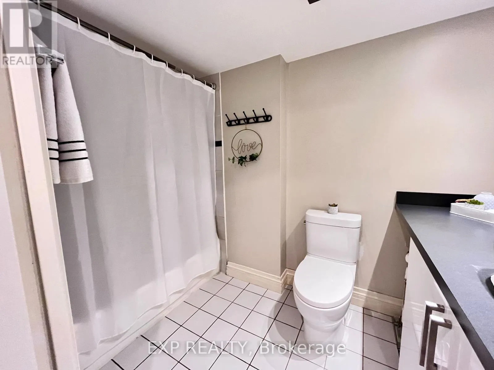 705 - 725 KING STREET W