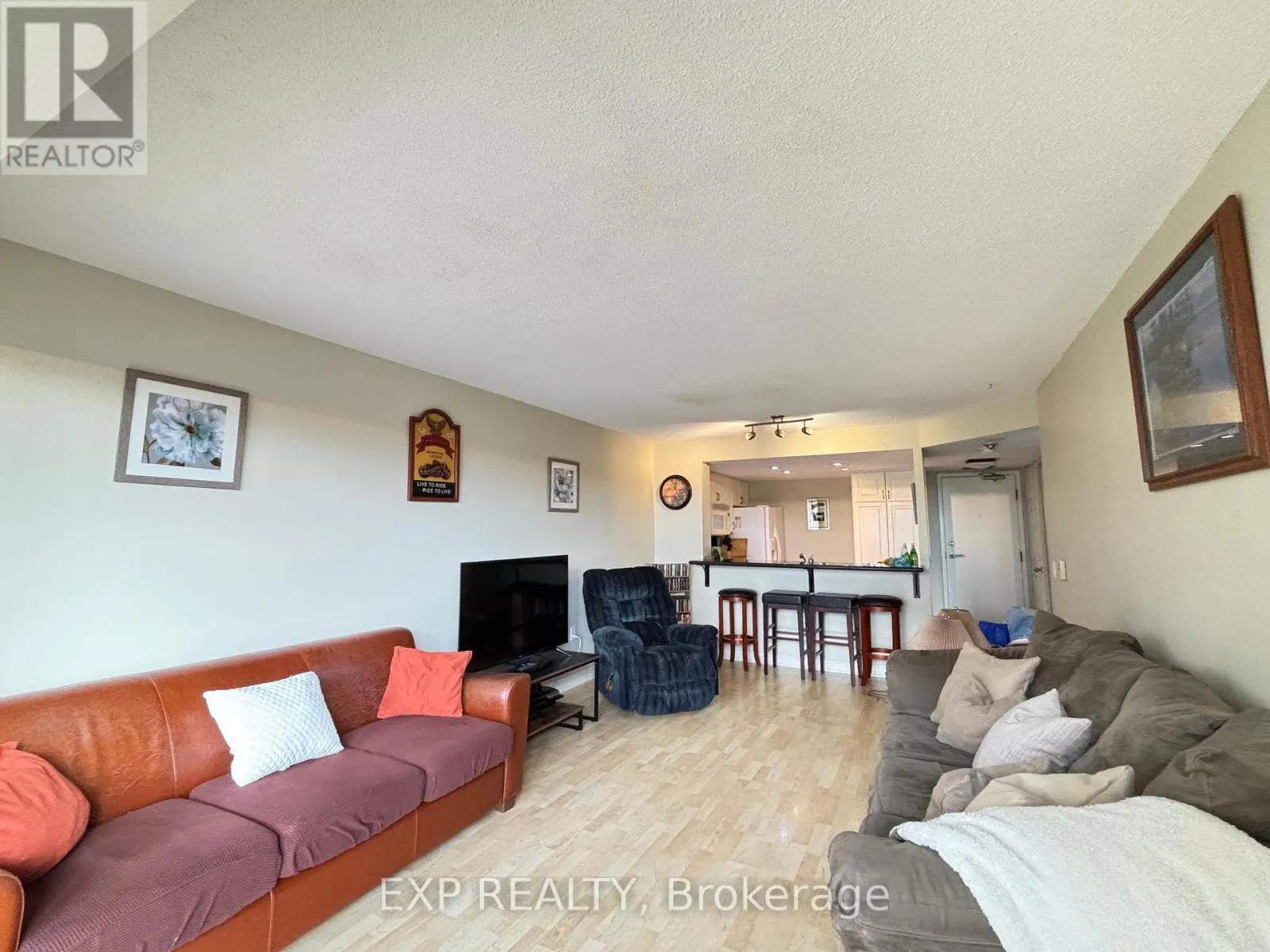 705 - 725 KING STREET W