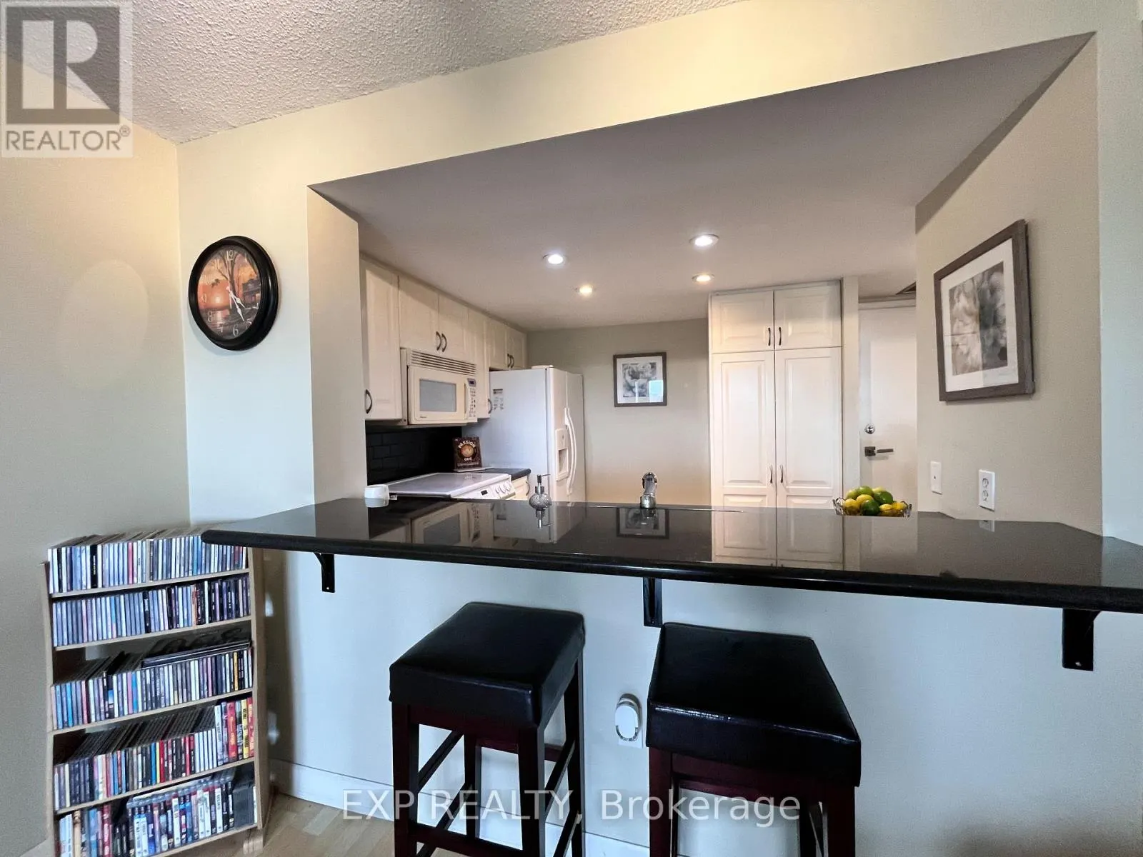 705 - 725 KING STREET W