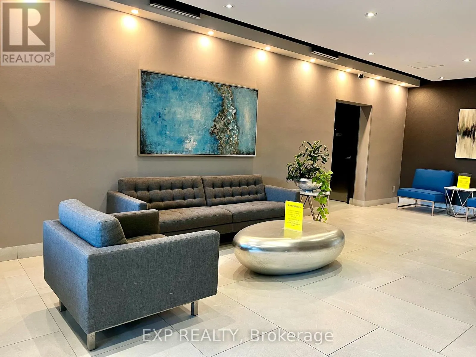 705 - 725 KING STREET W