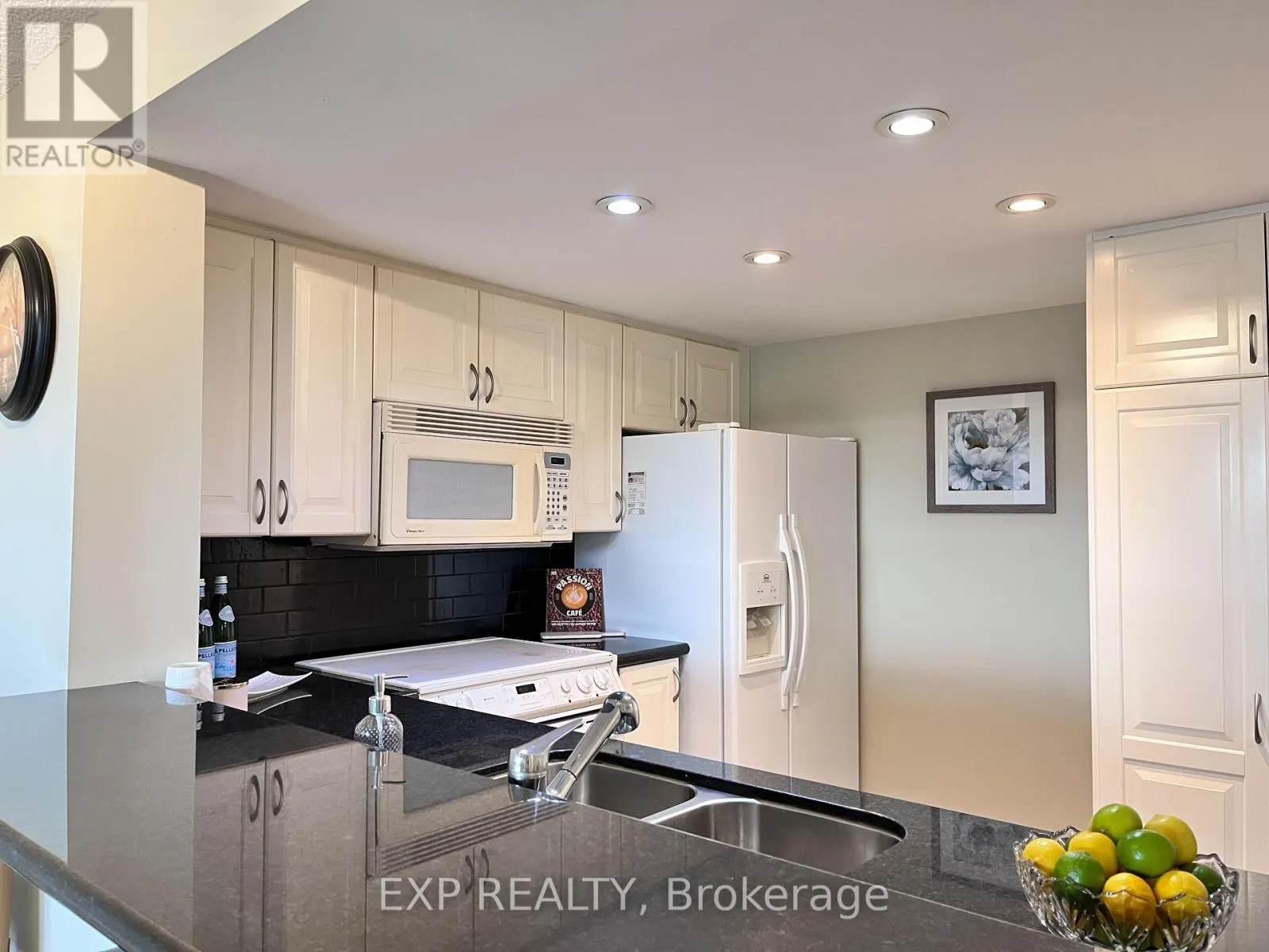 705 - 725 KING STREET W