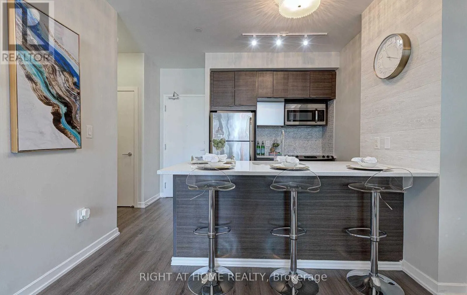 404 - 62 FOREST MANOR ROAD