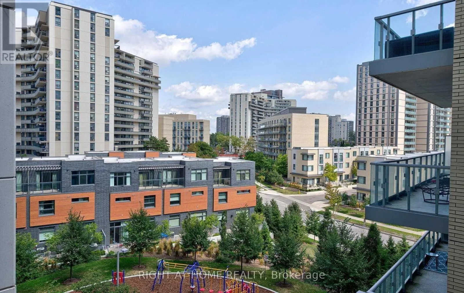 404 - 62 FOREST MANOR ROAD