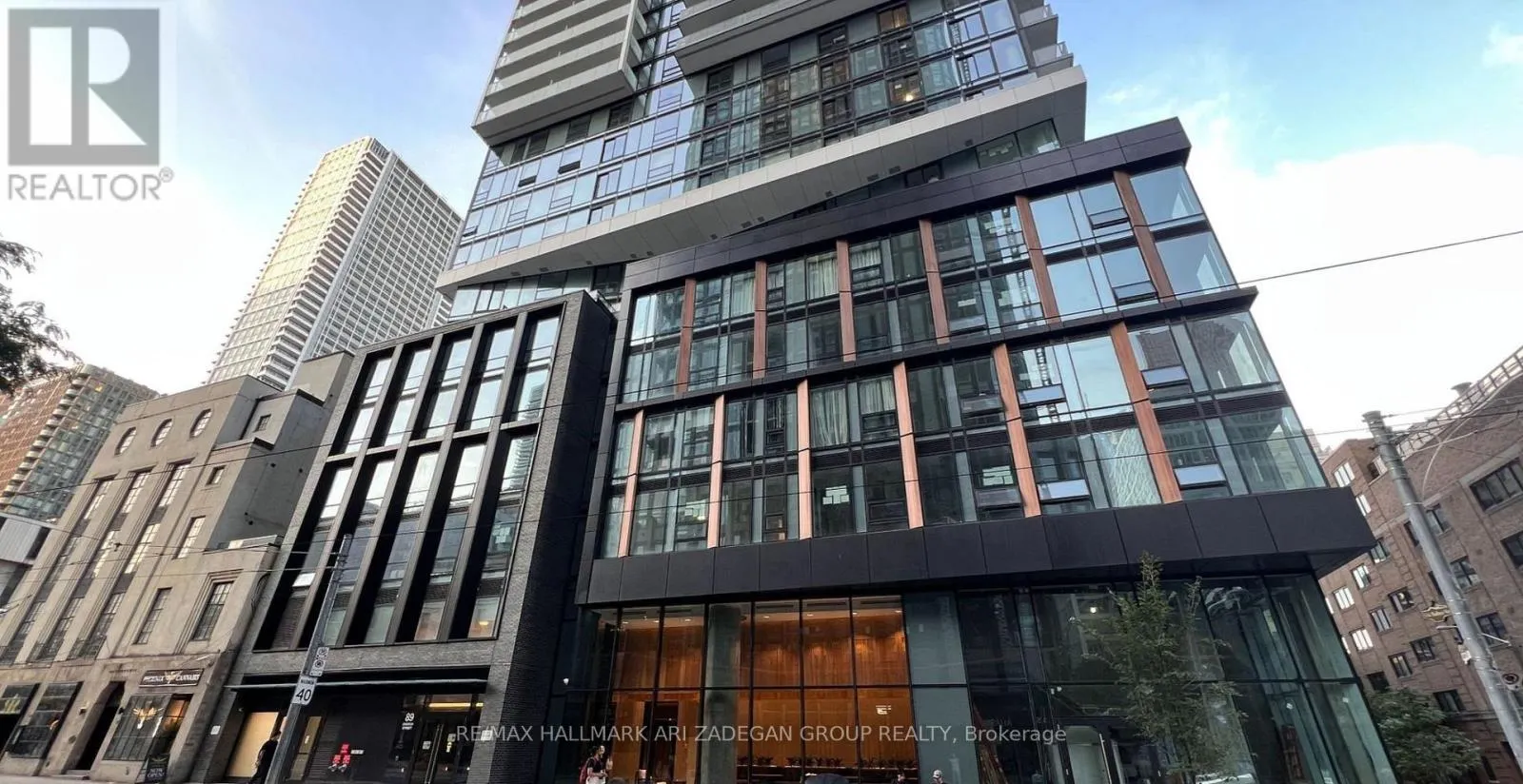 4305 - 89 CHURCH STREET