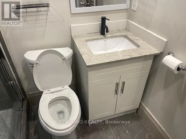 APT 2 - 442 QUEEN STREET W