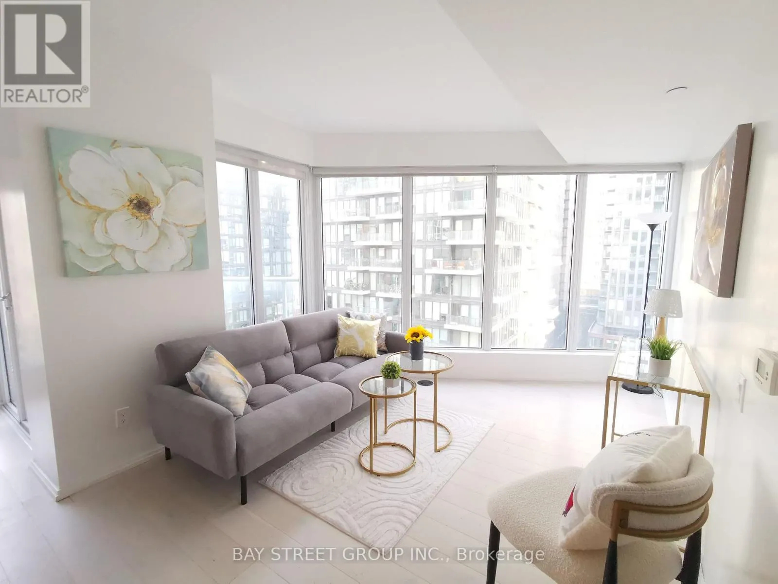 1602 - 68 SHUTER STREET