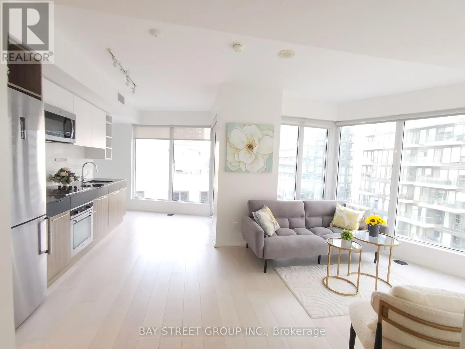 1602 - 68 SHUTER STREET