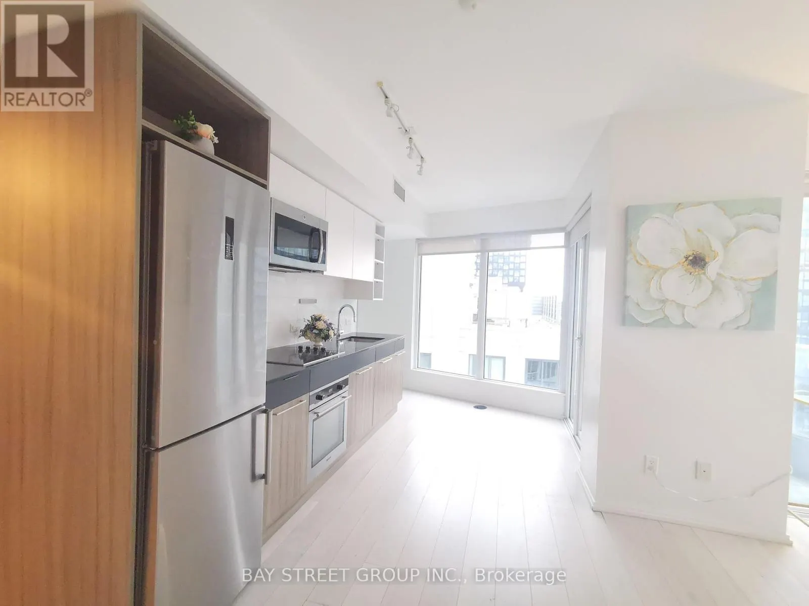 1602 - 68 SHUTER STREET