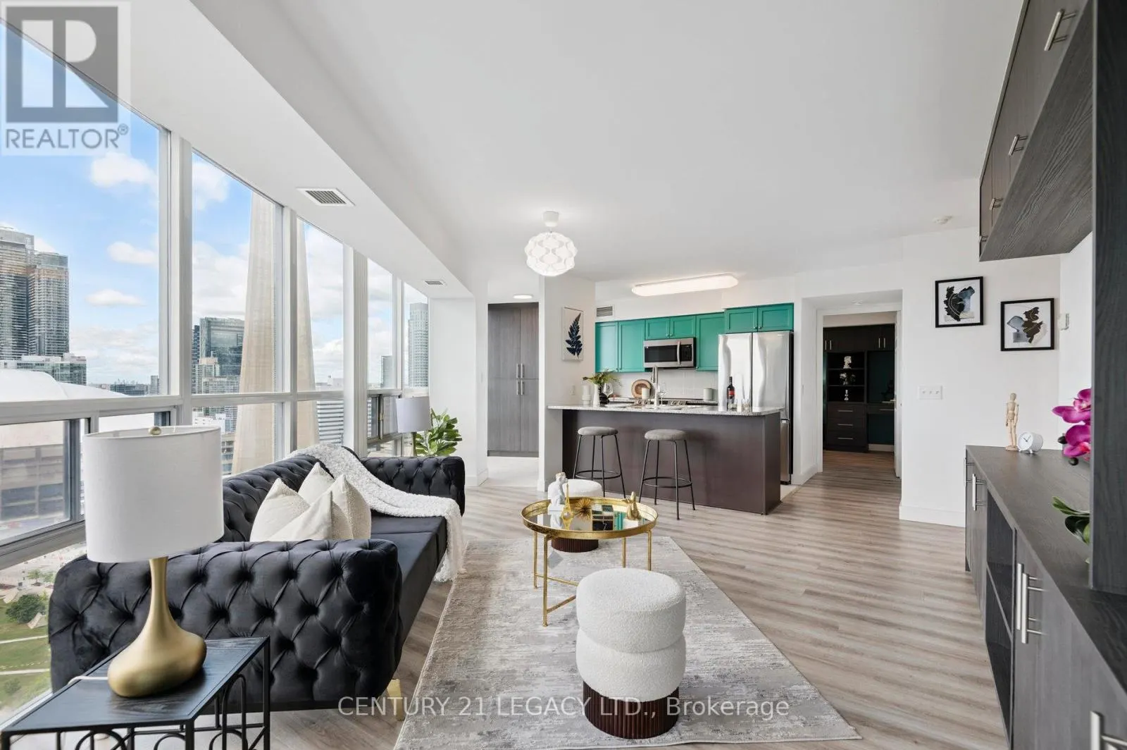 3311 - 30 GRAND TRUNK CRESCENT