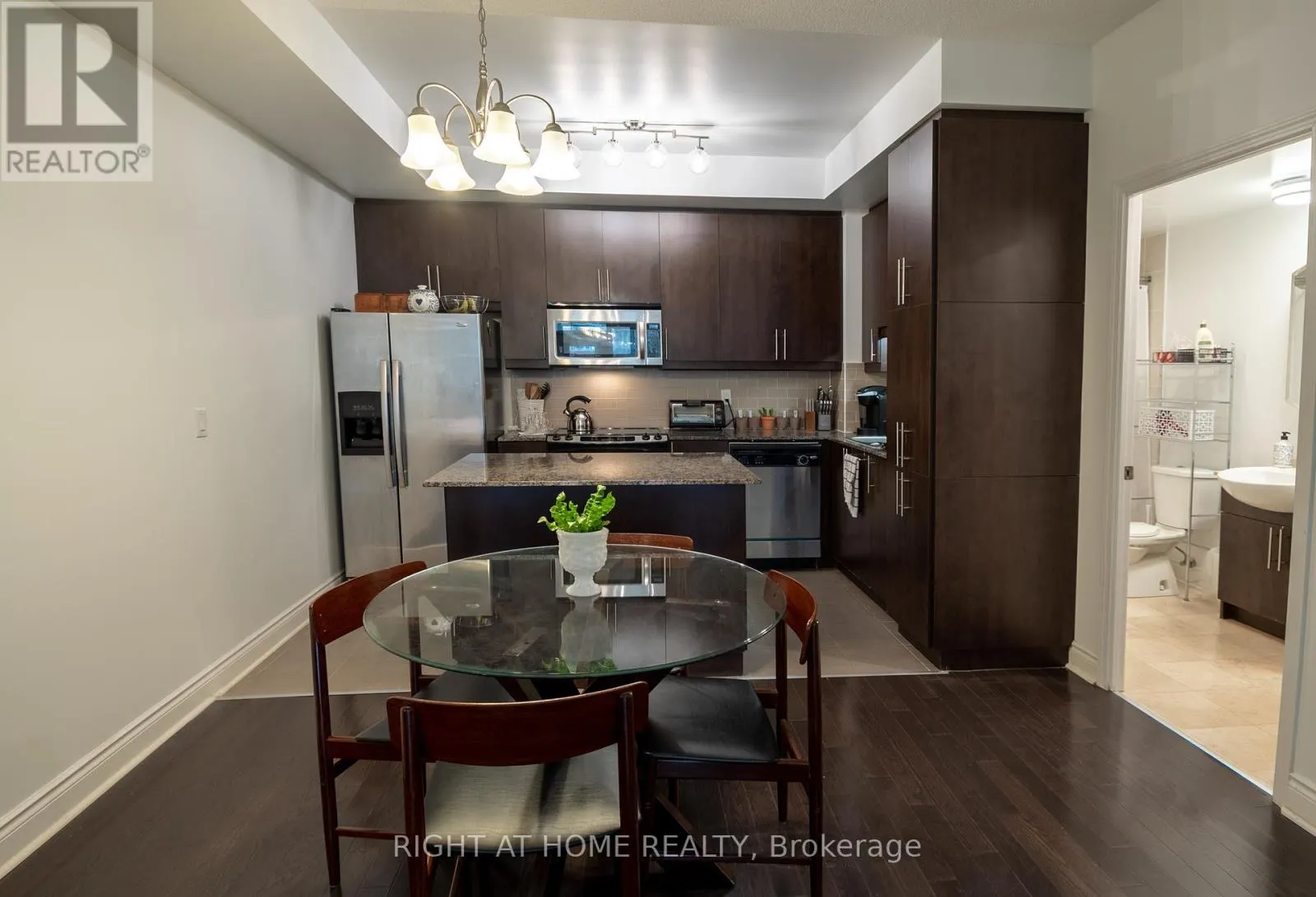 112 - 31 OLIVE AVENUE