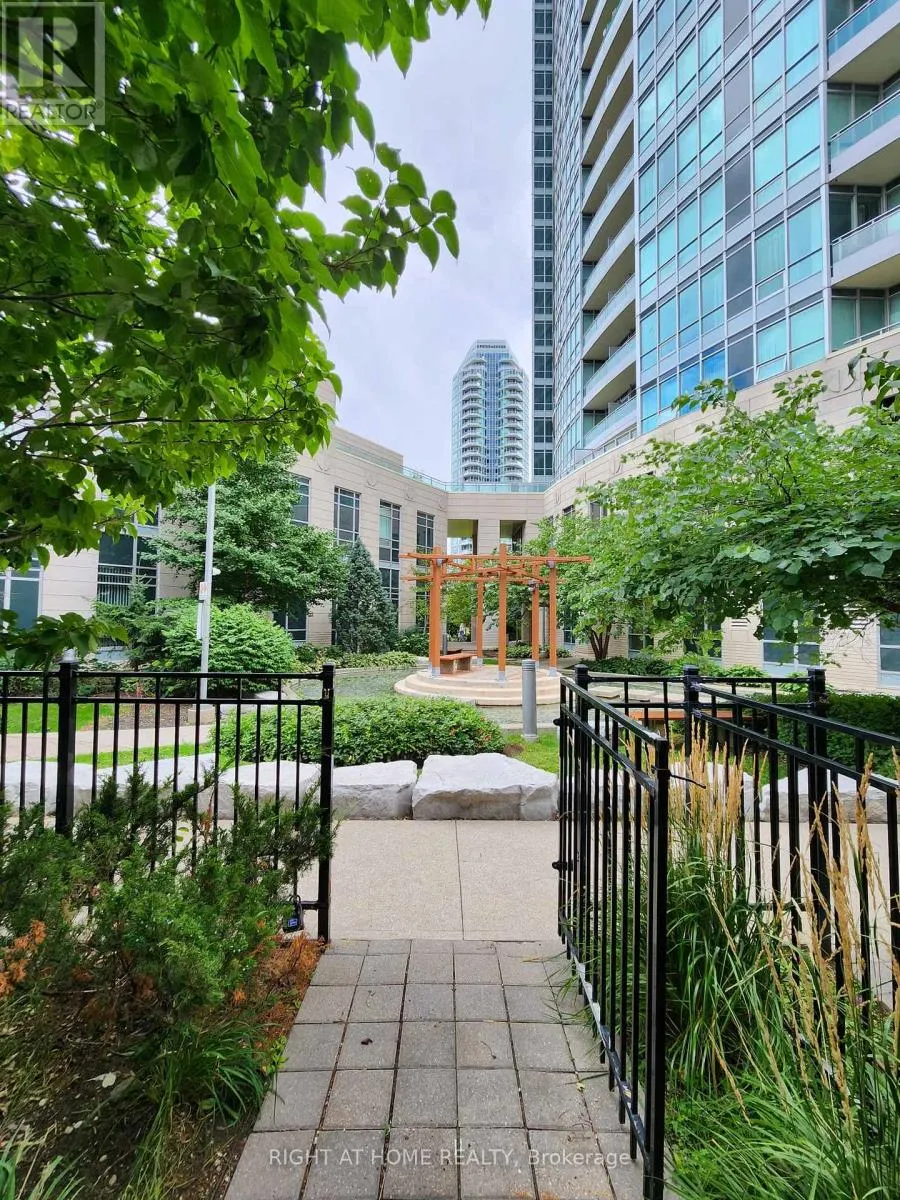 112 - 31 OLIVE AVENUE