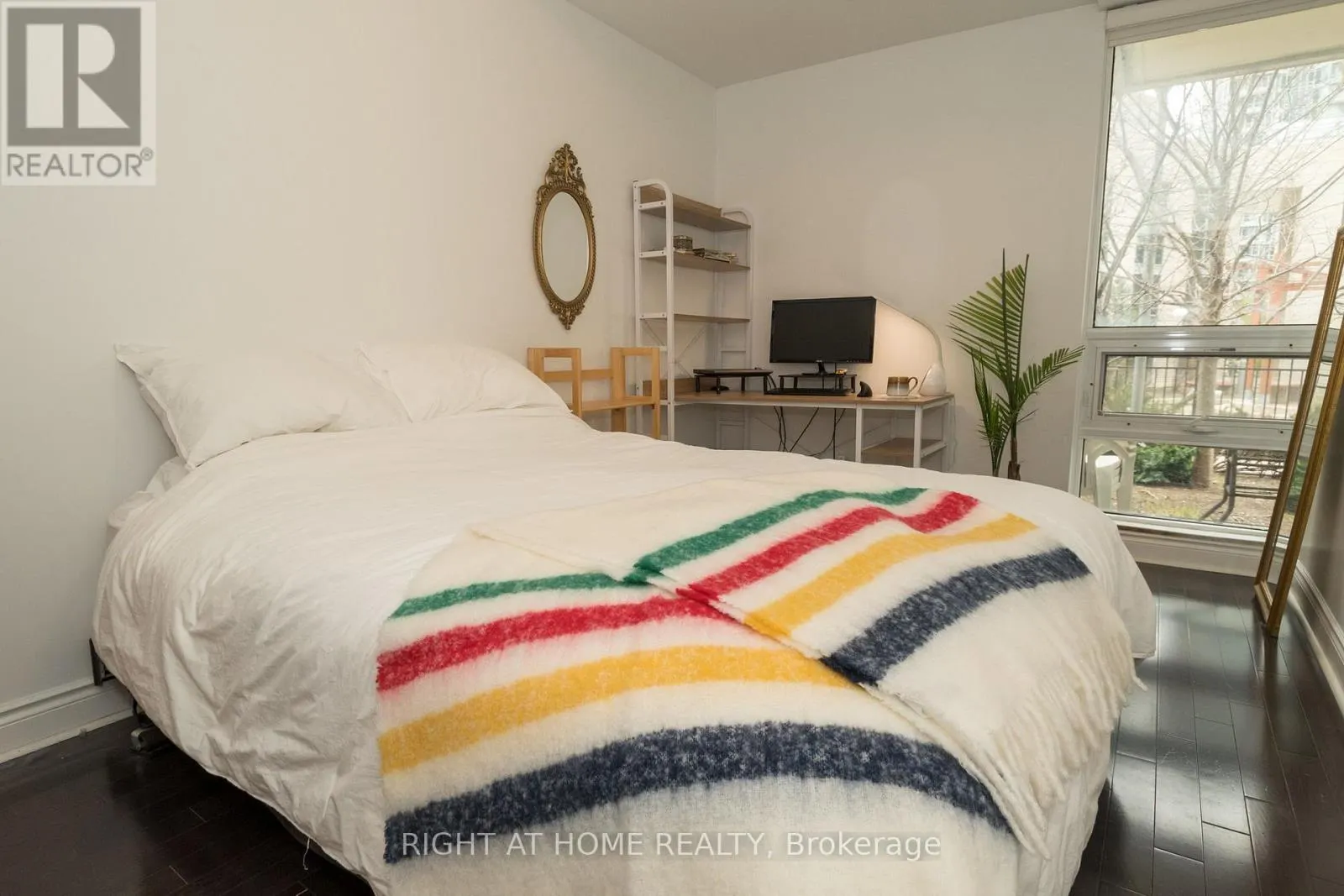 112 - 31 OLIVE AVENUE