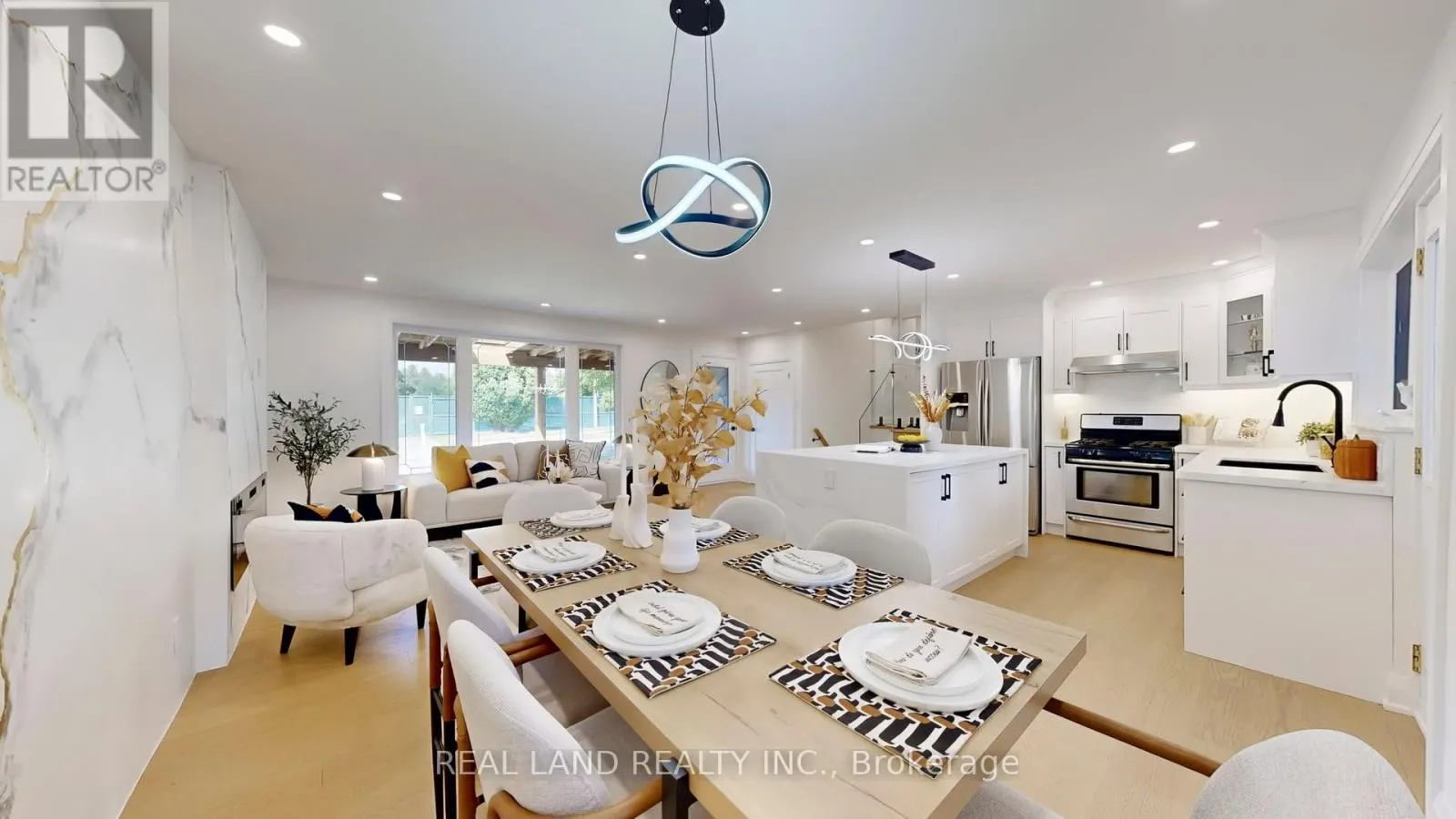 38 CRESTHAVEN DRIVE