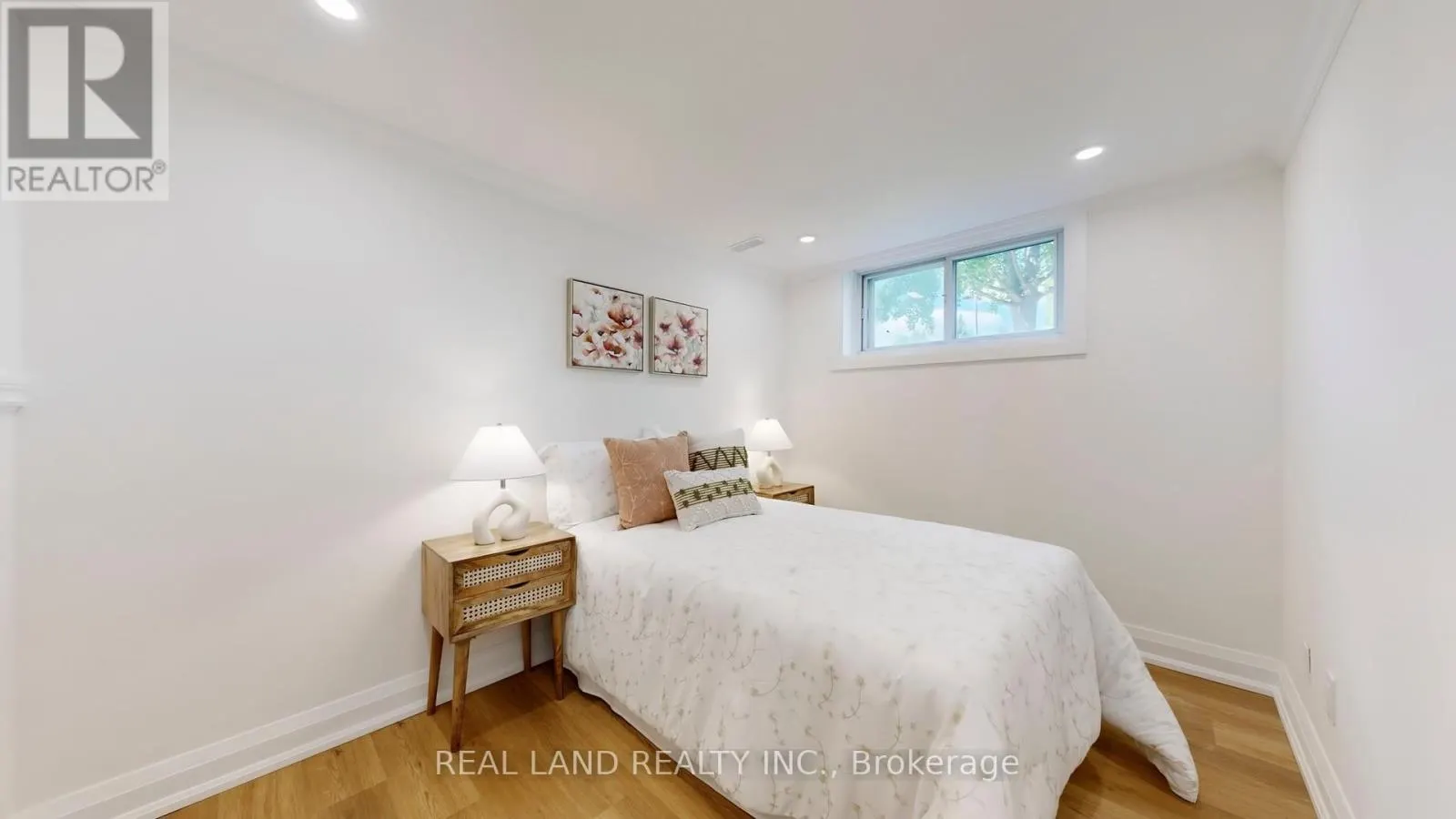 38 CRESTHAVEN DRIVE